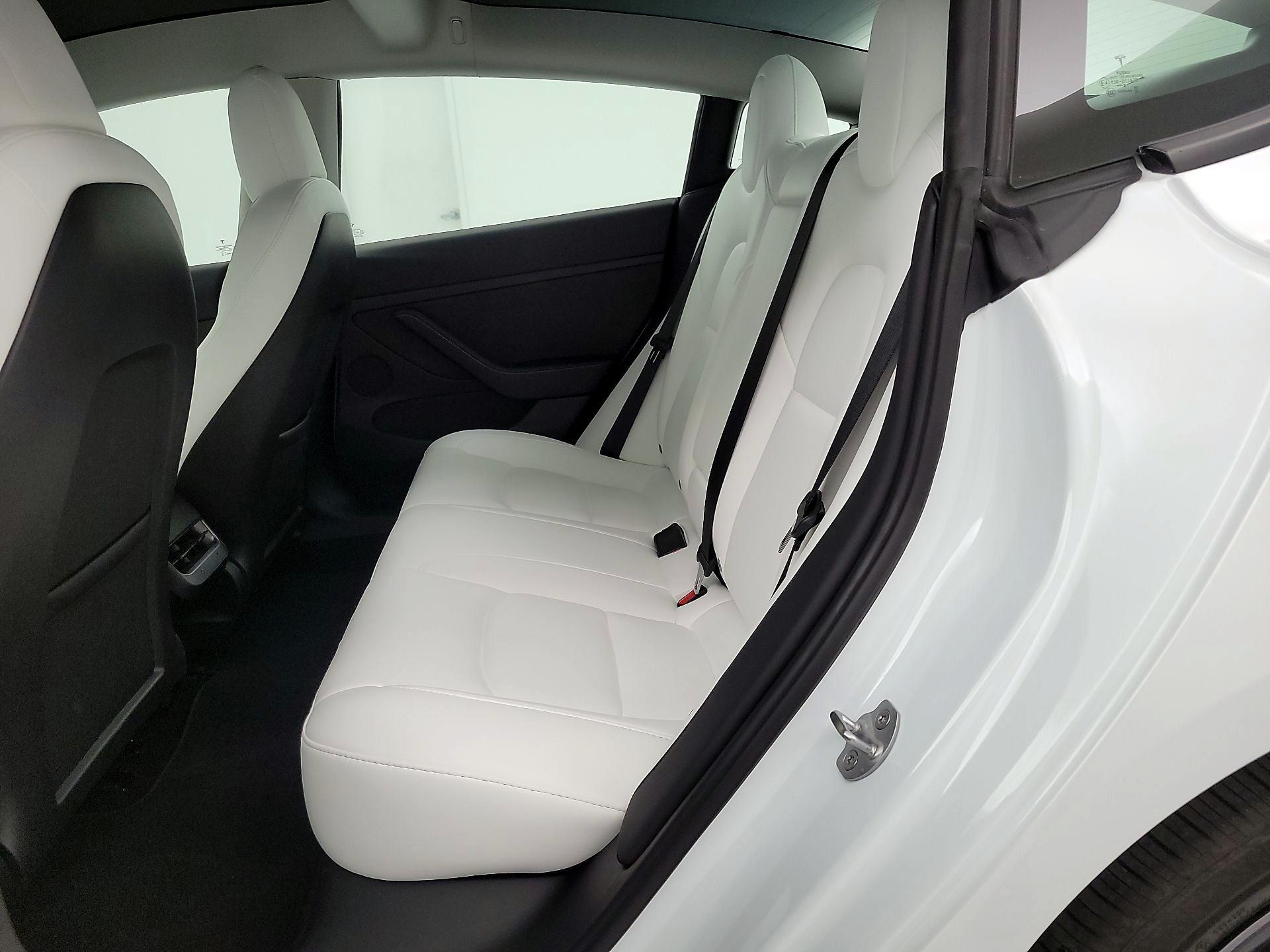 Thumbnail: 2022 Tesla Model 3 - 17