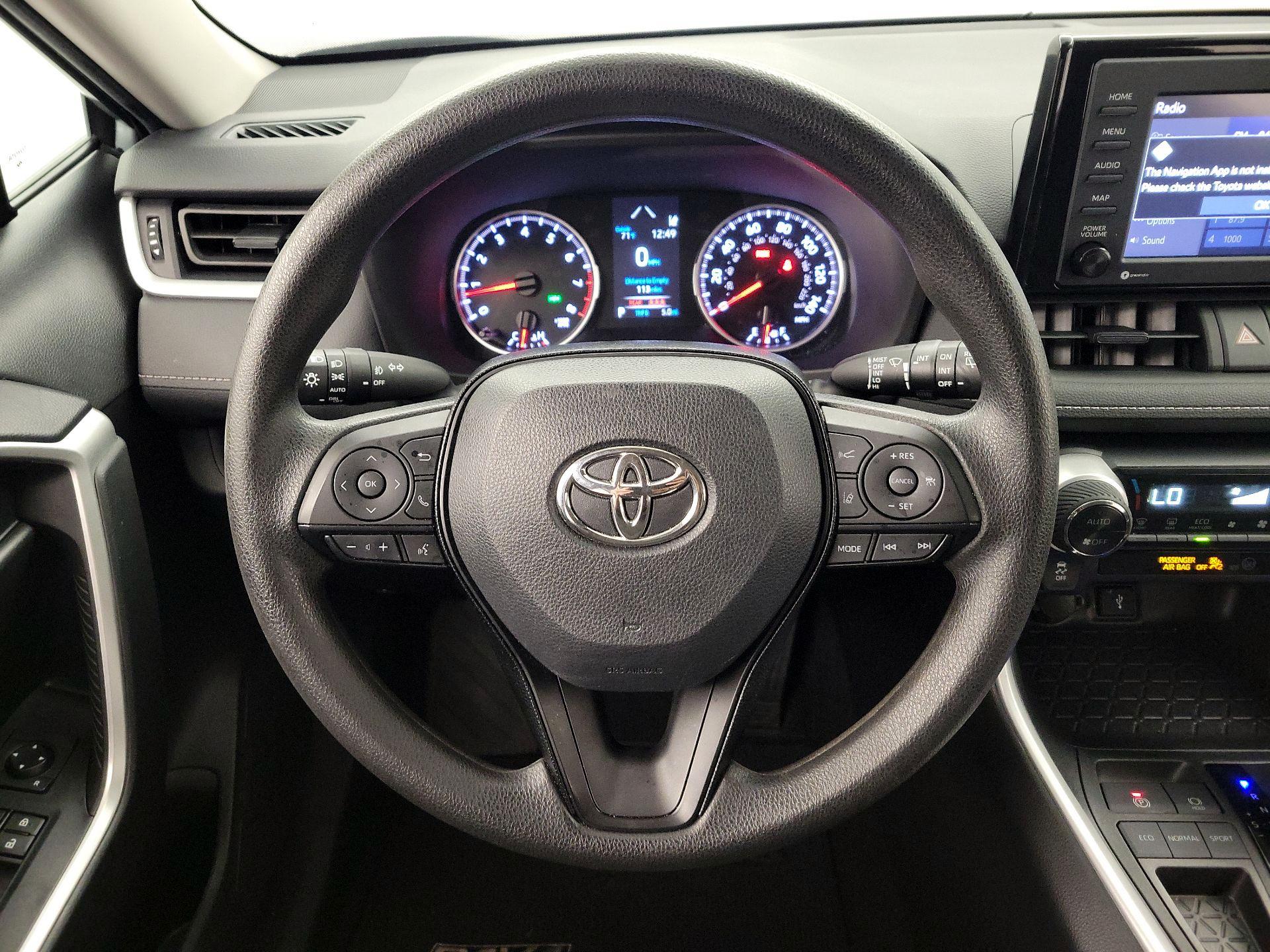 Thumbnail: 2021 Toyota RAV4 - 10