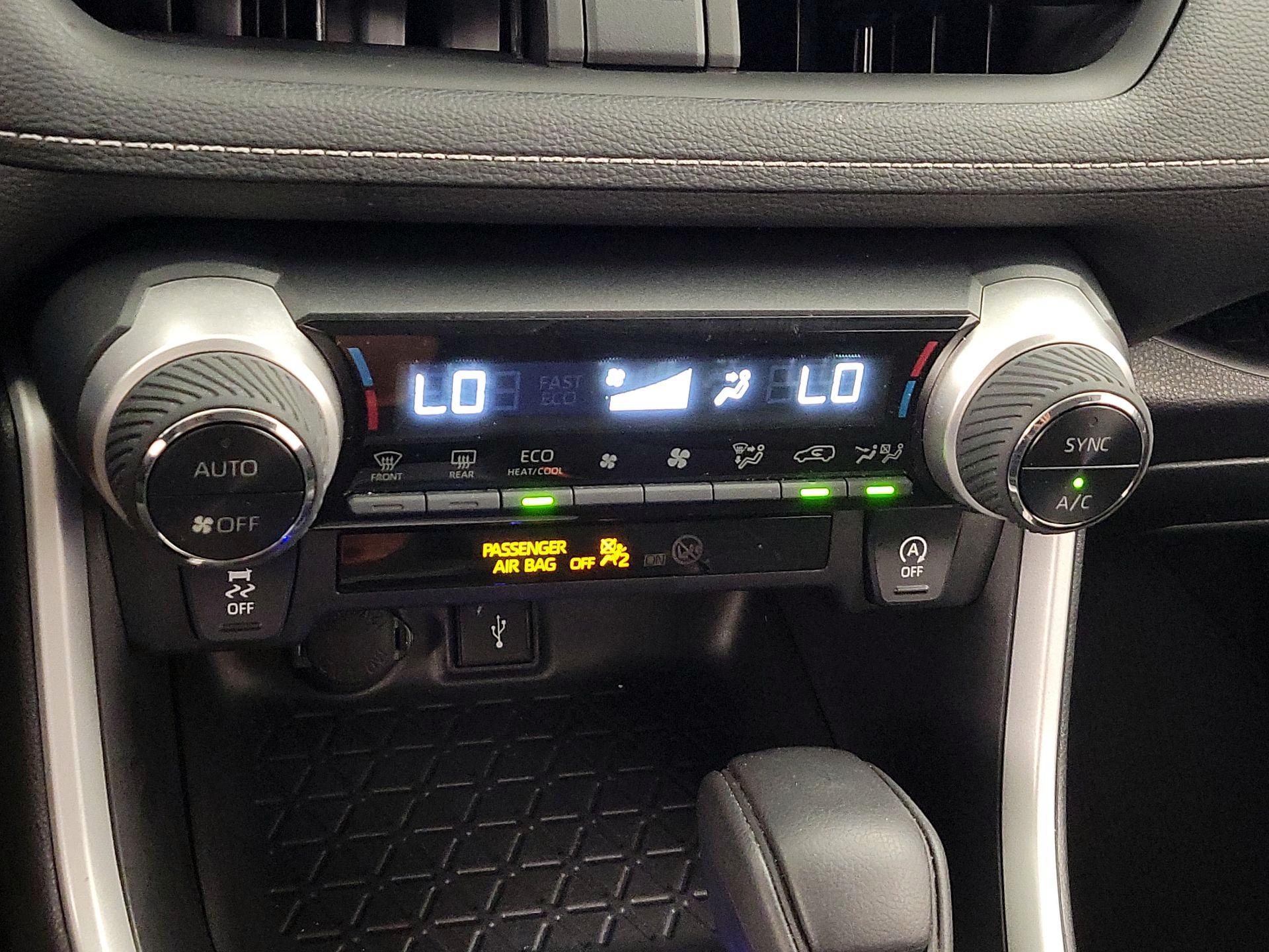 Thumbnail: 2021 Toyota RAV4 - 17