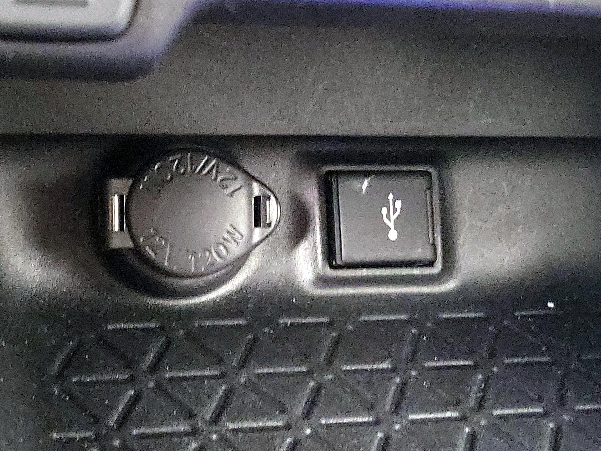 Thumbnail: 2021 Toyota RAV4 - 19