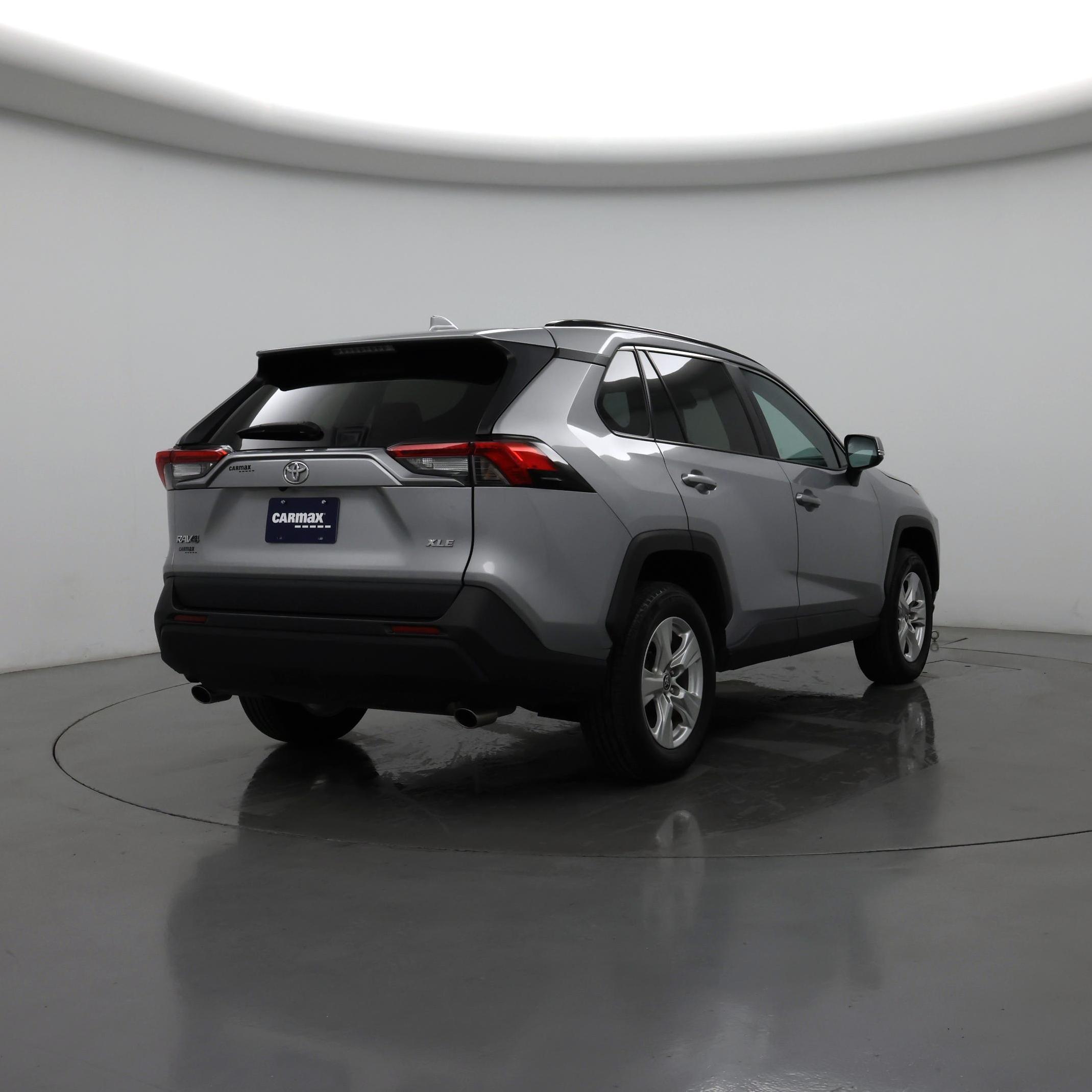 Thumbnail: 2021 Toyota RAV4 - 8