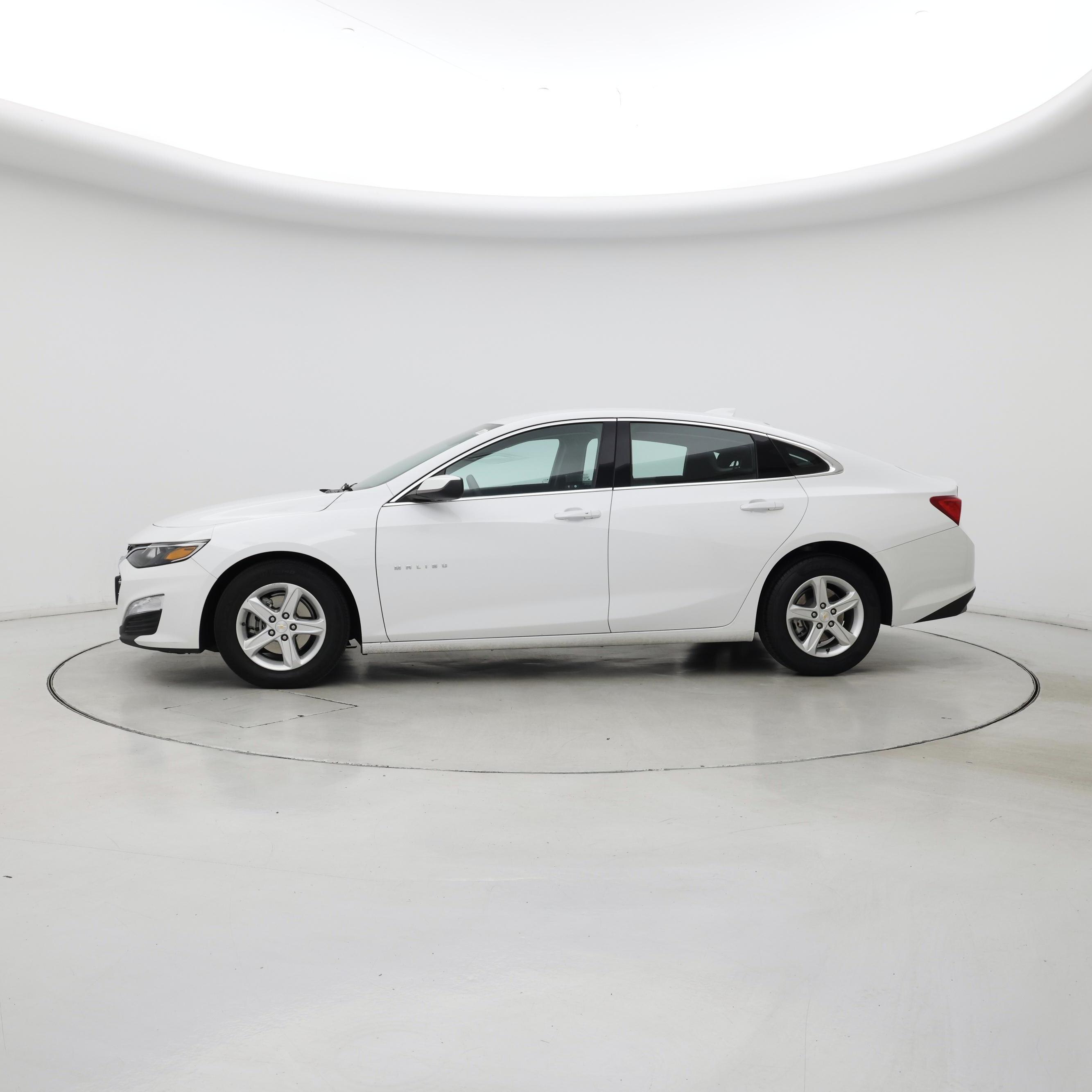 Thumbnail: 2024 Chevrolet Malibu - 3