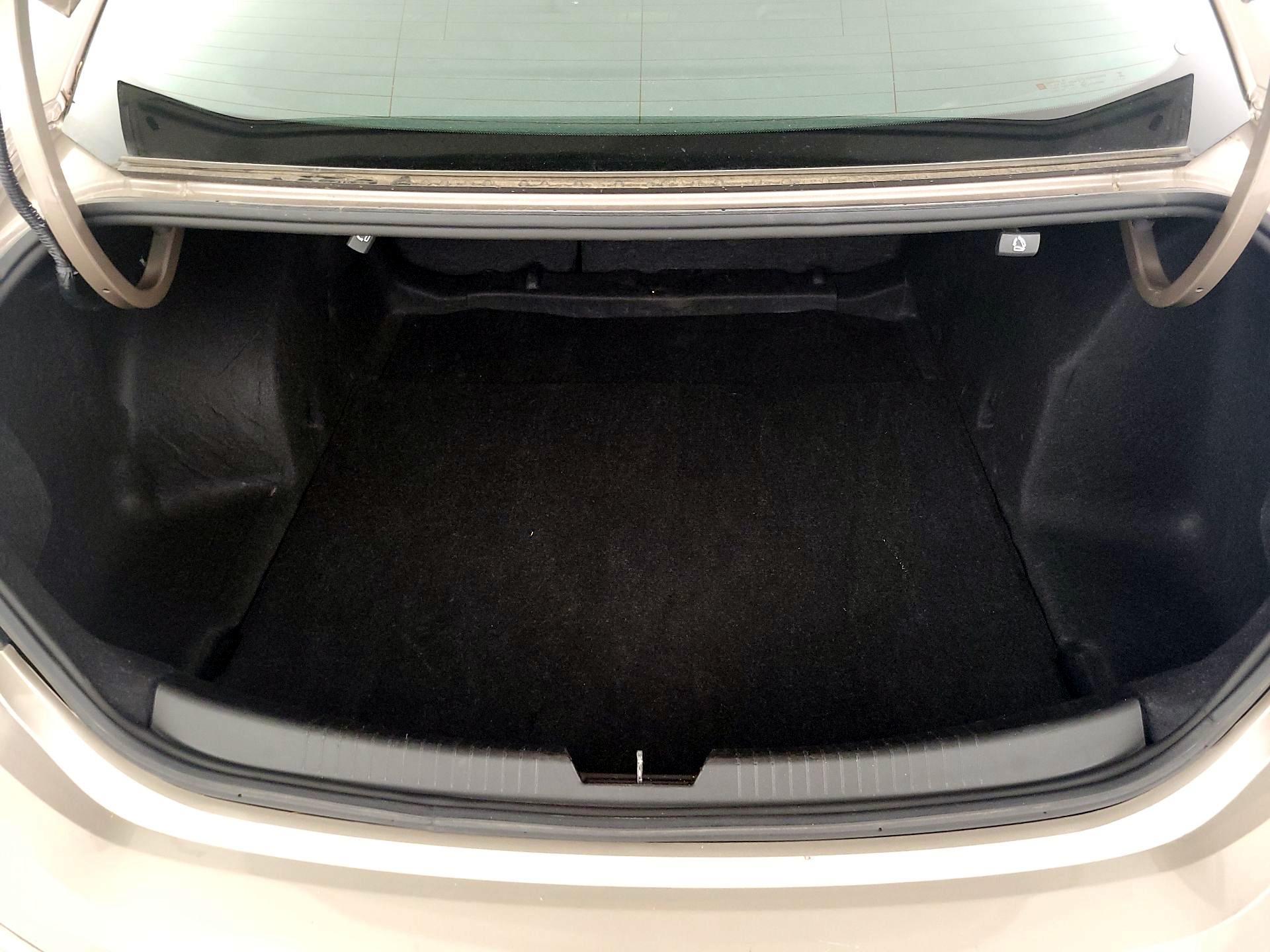 Thumbnail: 2023 Chevrolet Malibu - 20