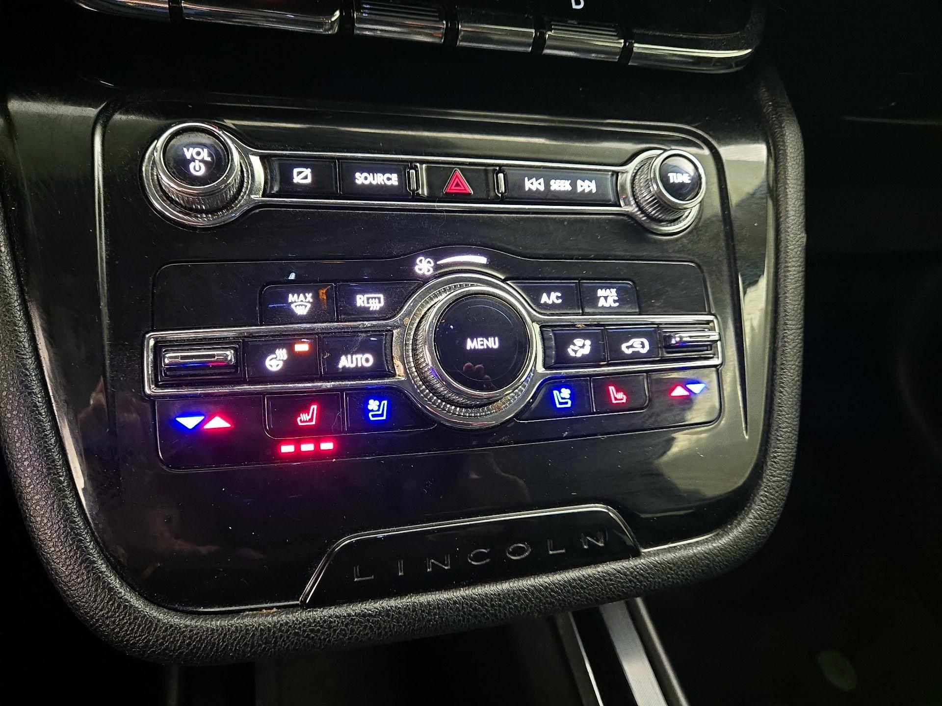 Thumbnail: 2022 Lincoln Corsair - 17