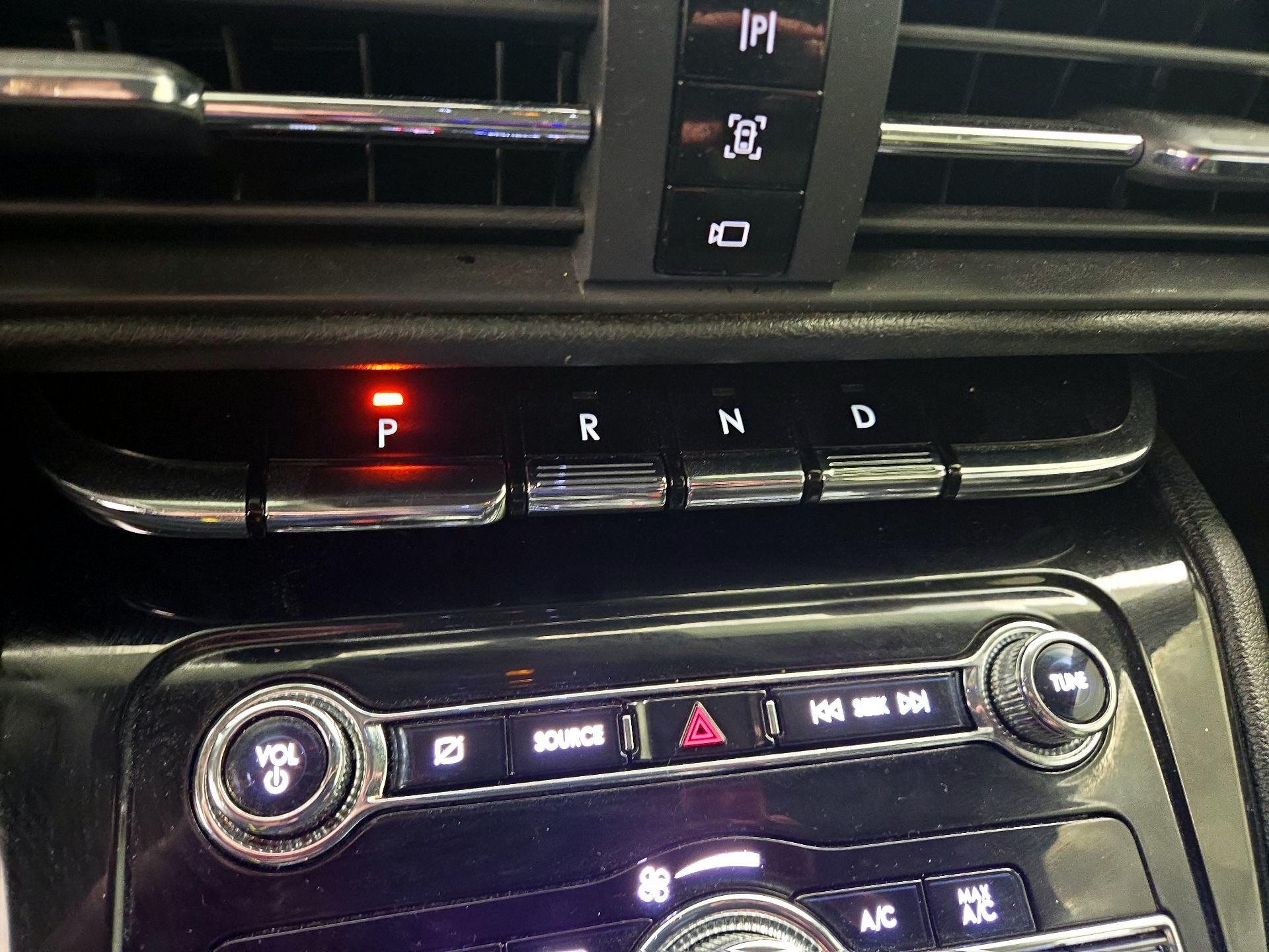 Thumbnail: 2022 Lincoln Corsair - 18