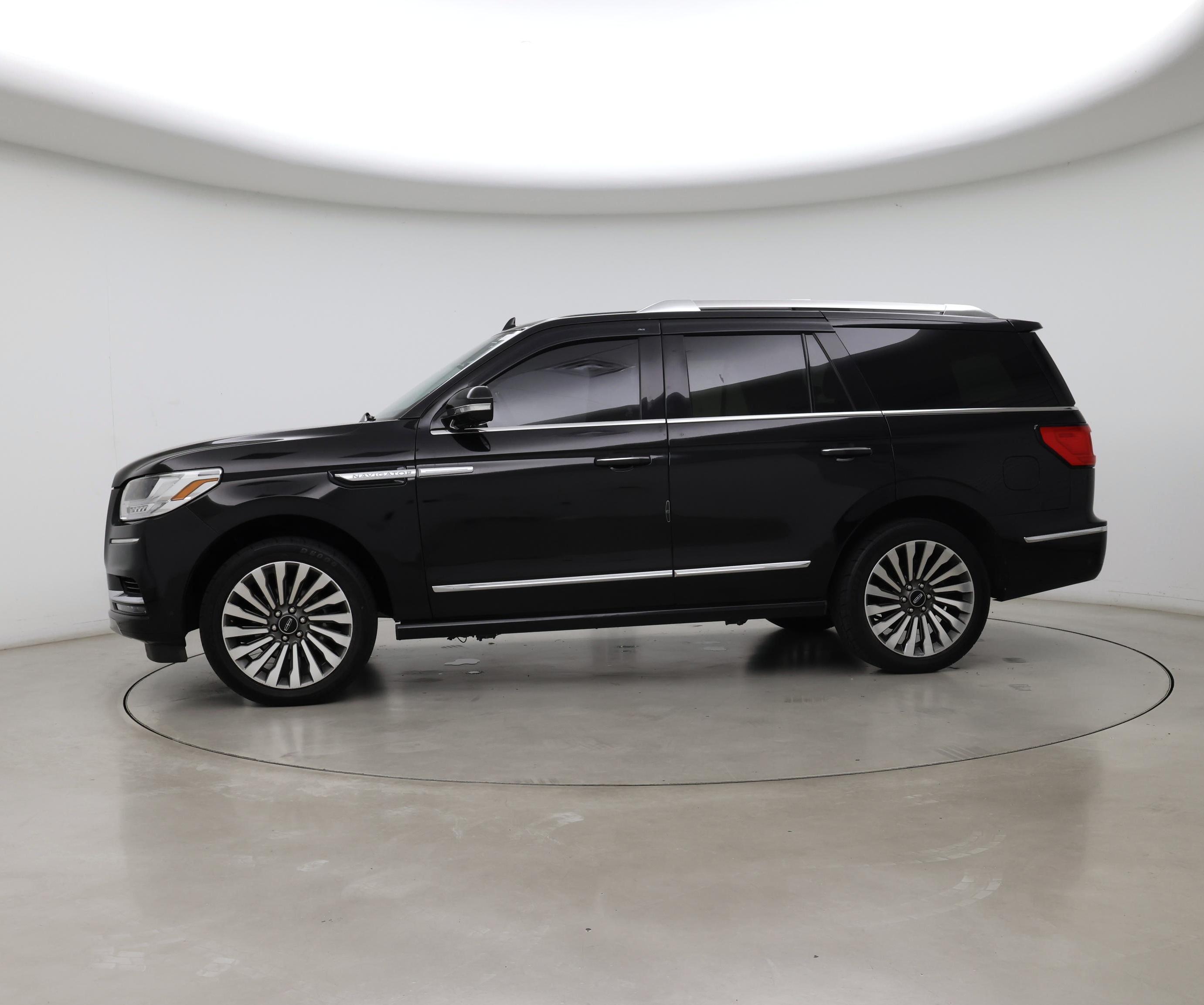 Thumbnail: 2020 Lincoln Navigator - 3