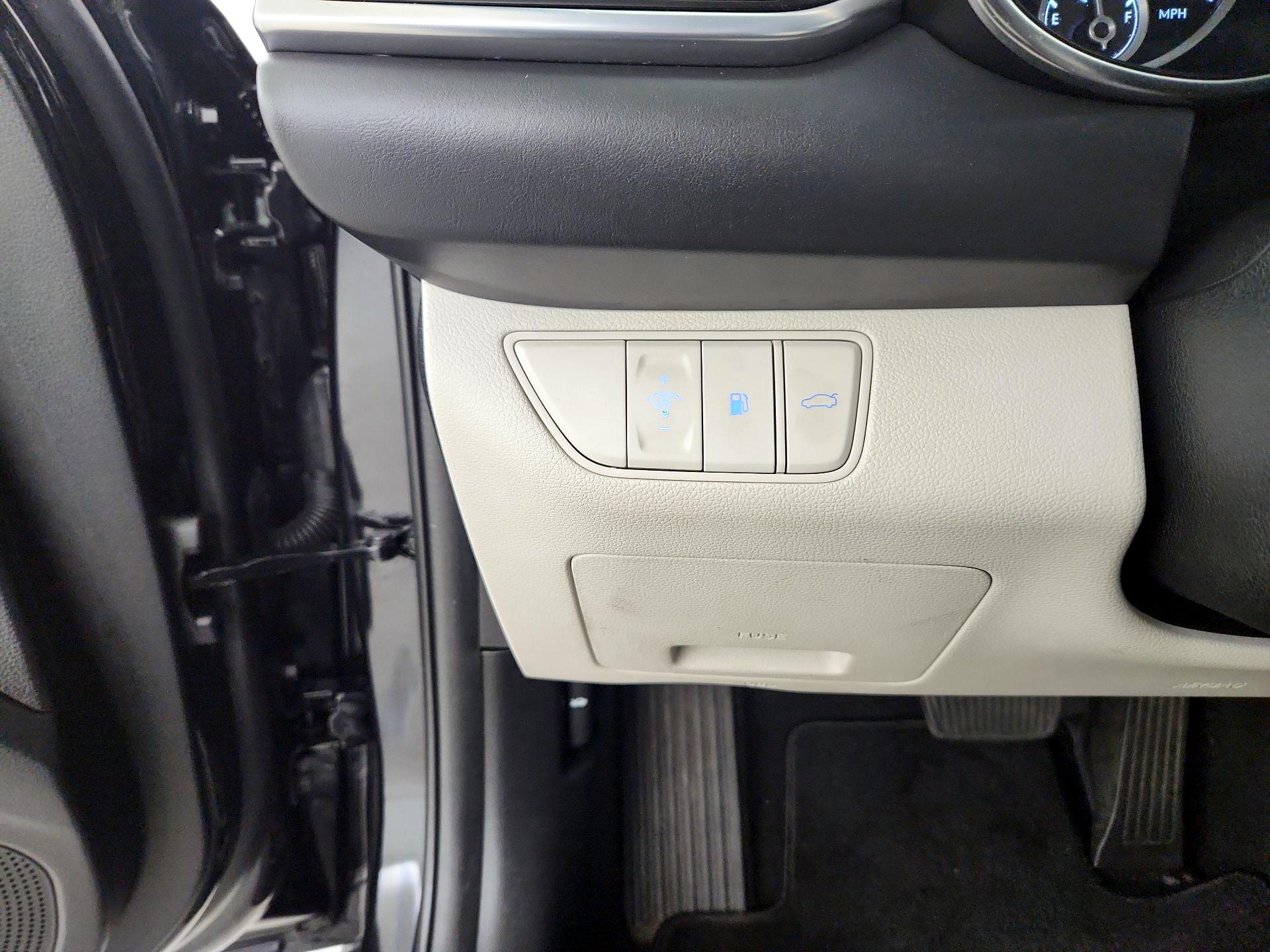 Thumbnail: 2022 Genesis G70 - 13