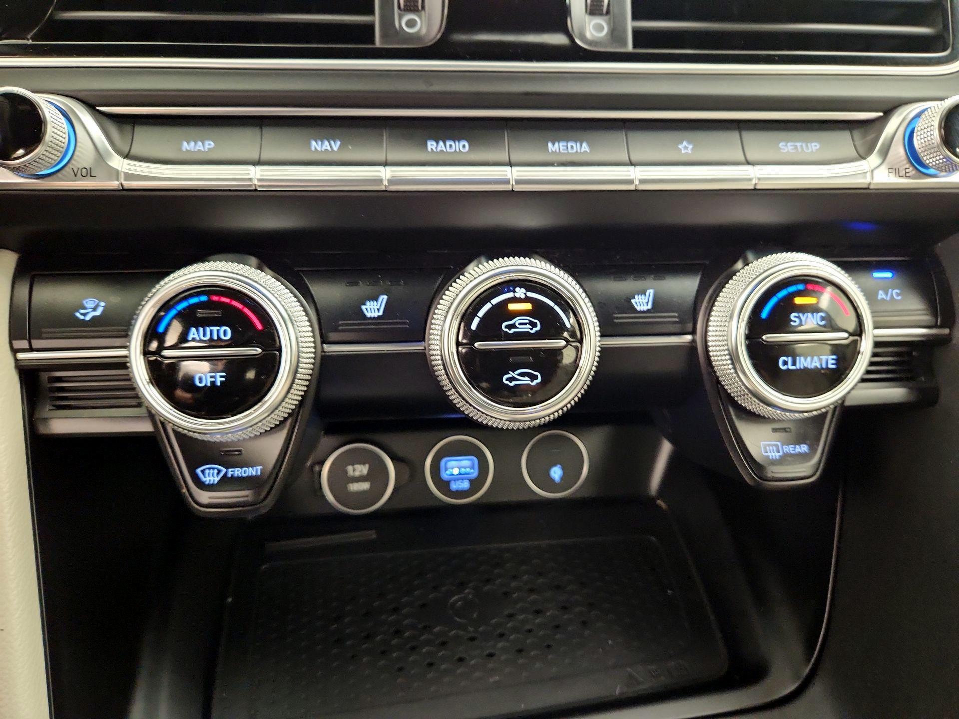 Thumbnail: 2022 Genesis G70 - 17