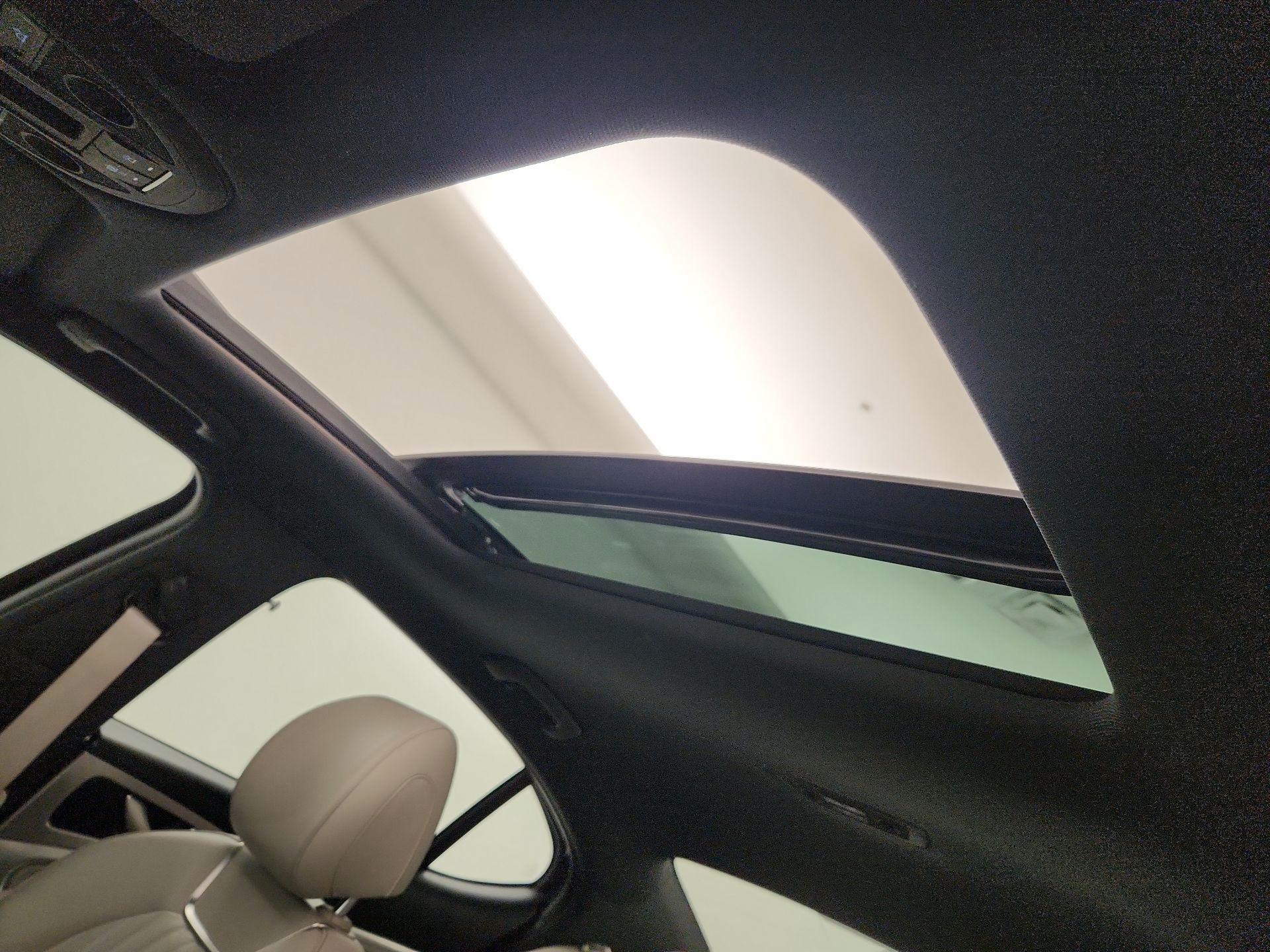 Thumbnail: 2022 Genesis G70 - 20