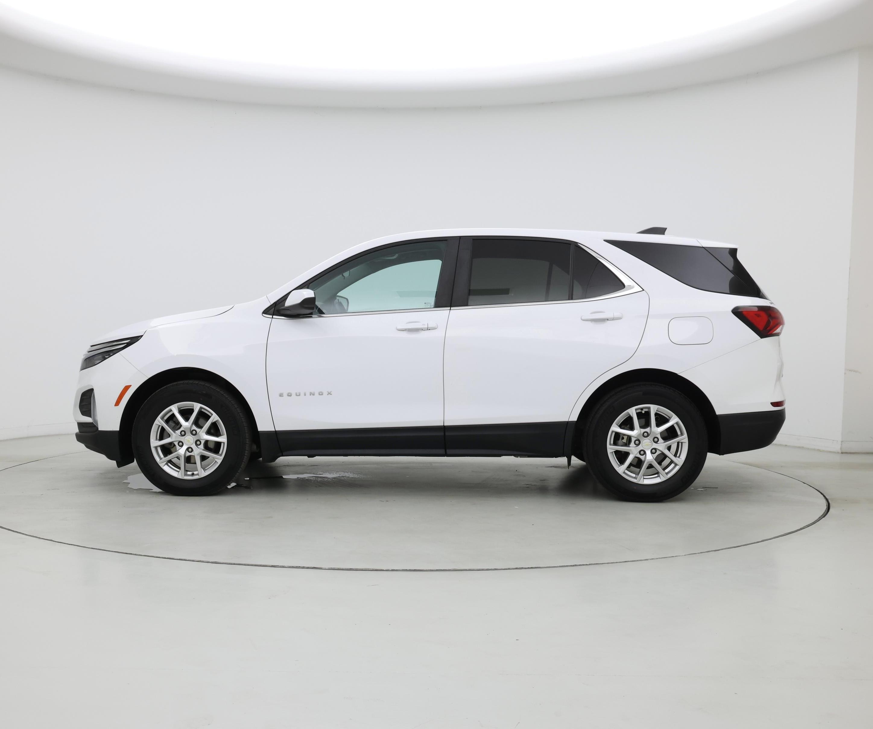Thumbnail: 2022 Chevrolet Equinox - 3