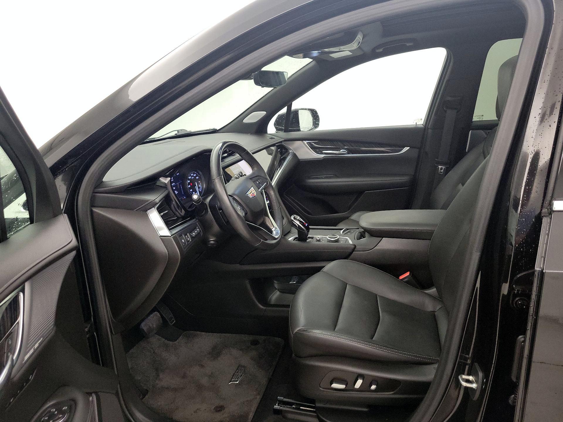 Thumbnail: 2023 Cadillac XT6 - 11