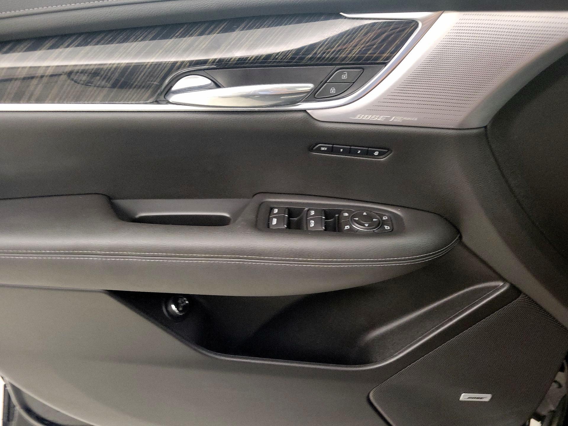 Thumbnail: 2023 Cadillac XT6 - 12