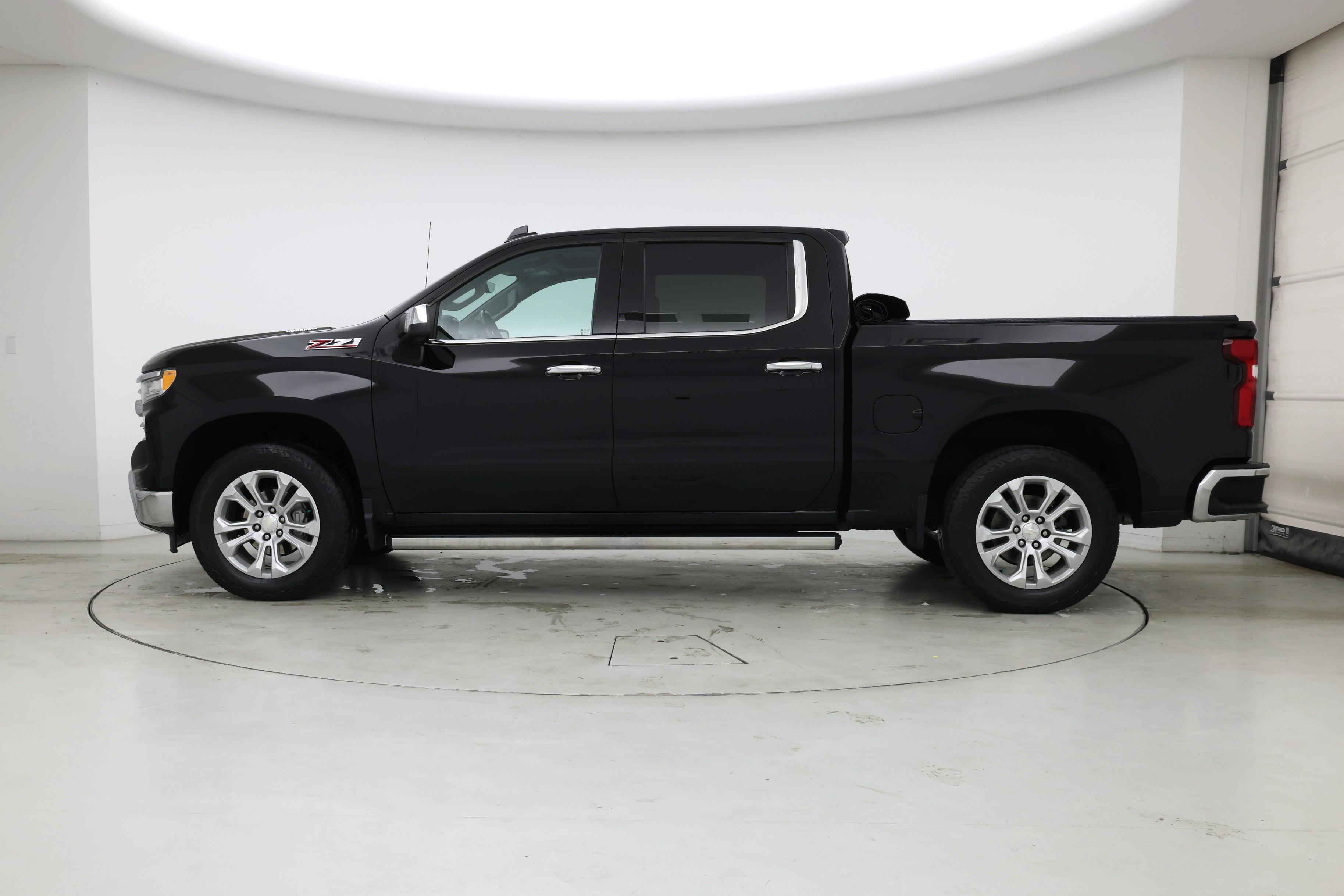 Thumbnail: 2022 Chevrolet Silverado 1500 - 3