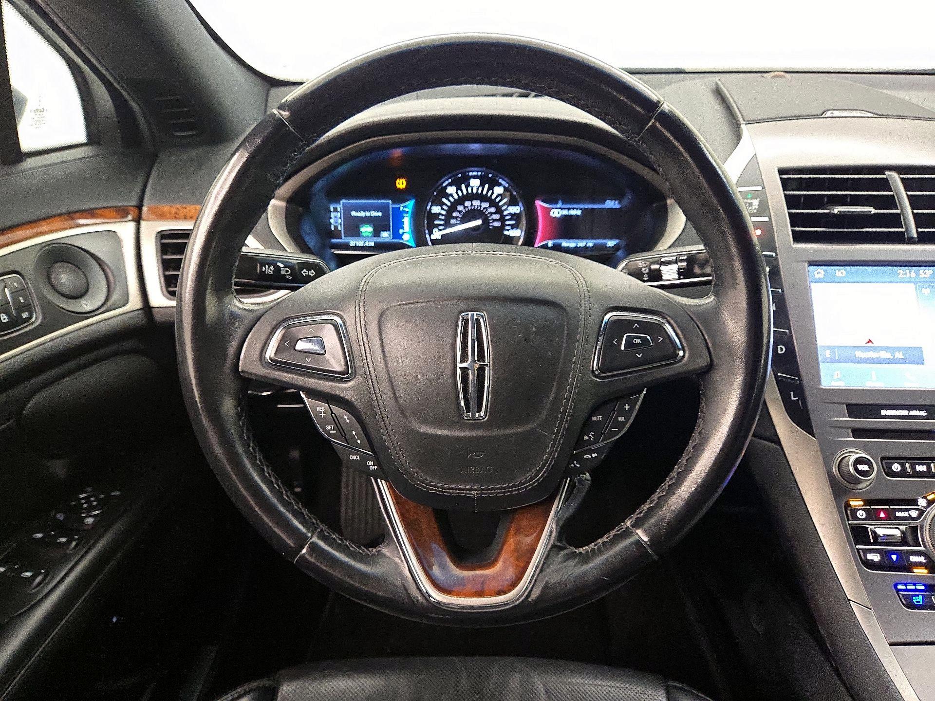 Thumbnail: 2020 Lincoln MKZ - 10