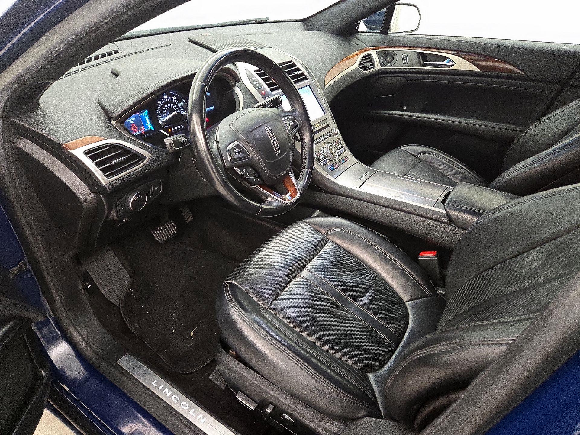 Thumbnail: 2020 Lincoln MKZ - 11
