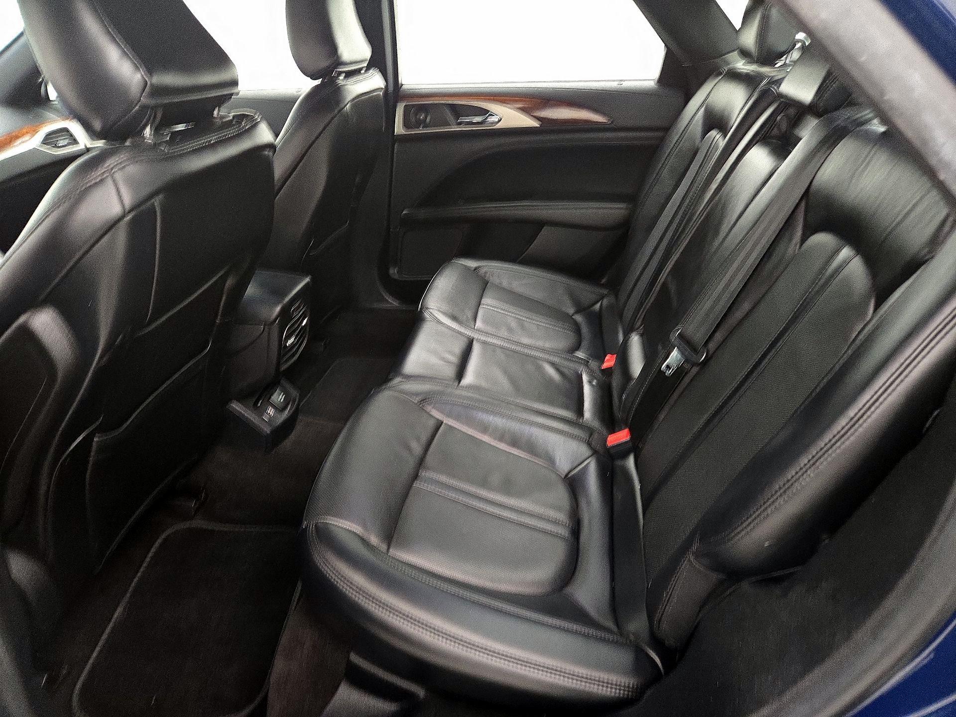 Thumbnail: 2020 Lincoln MKZ - 20