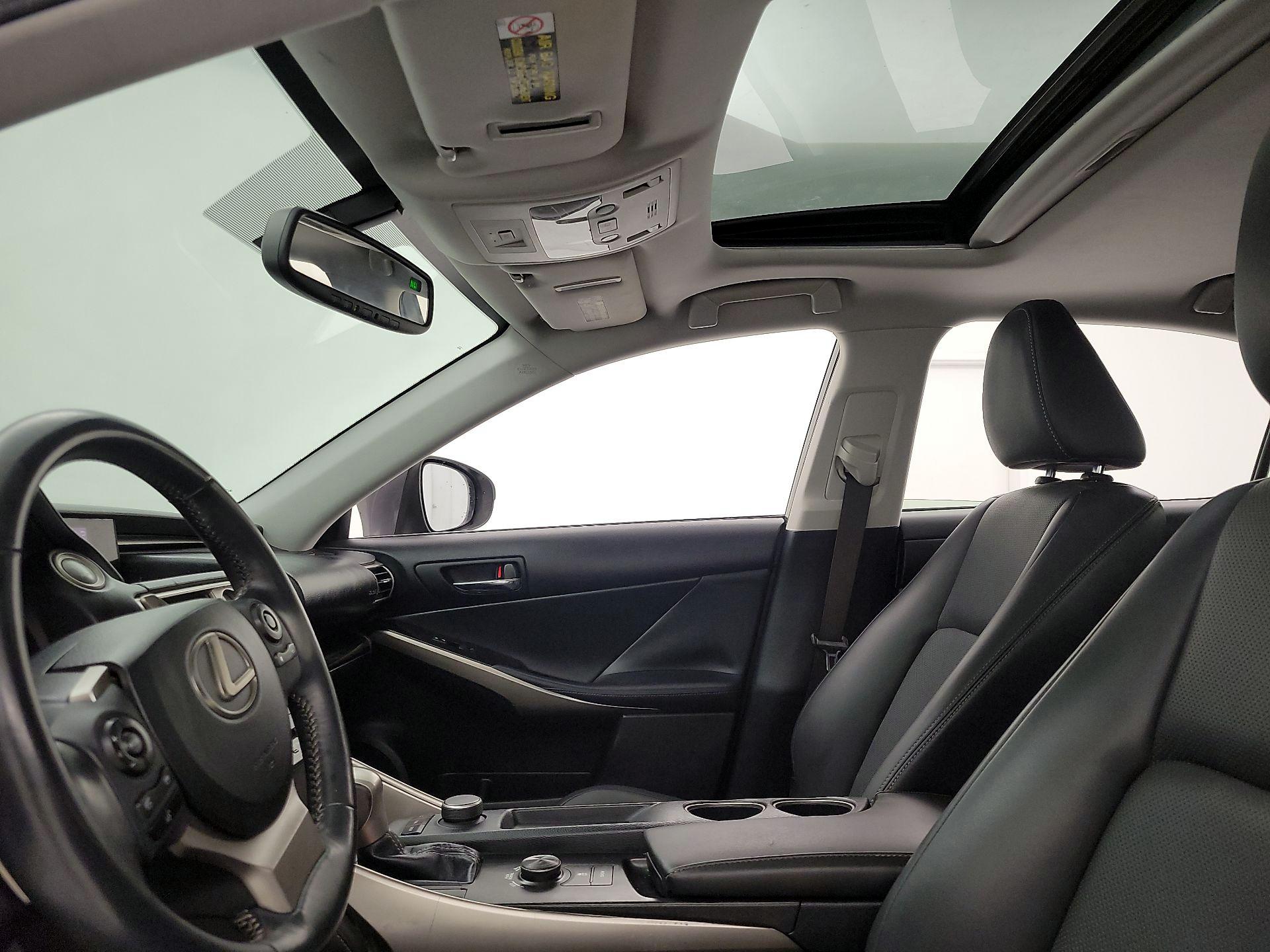 Thumbnail: 2015 Lexus IS - 19