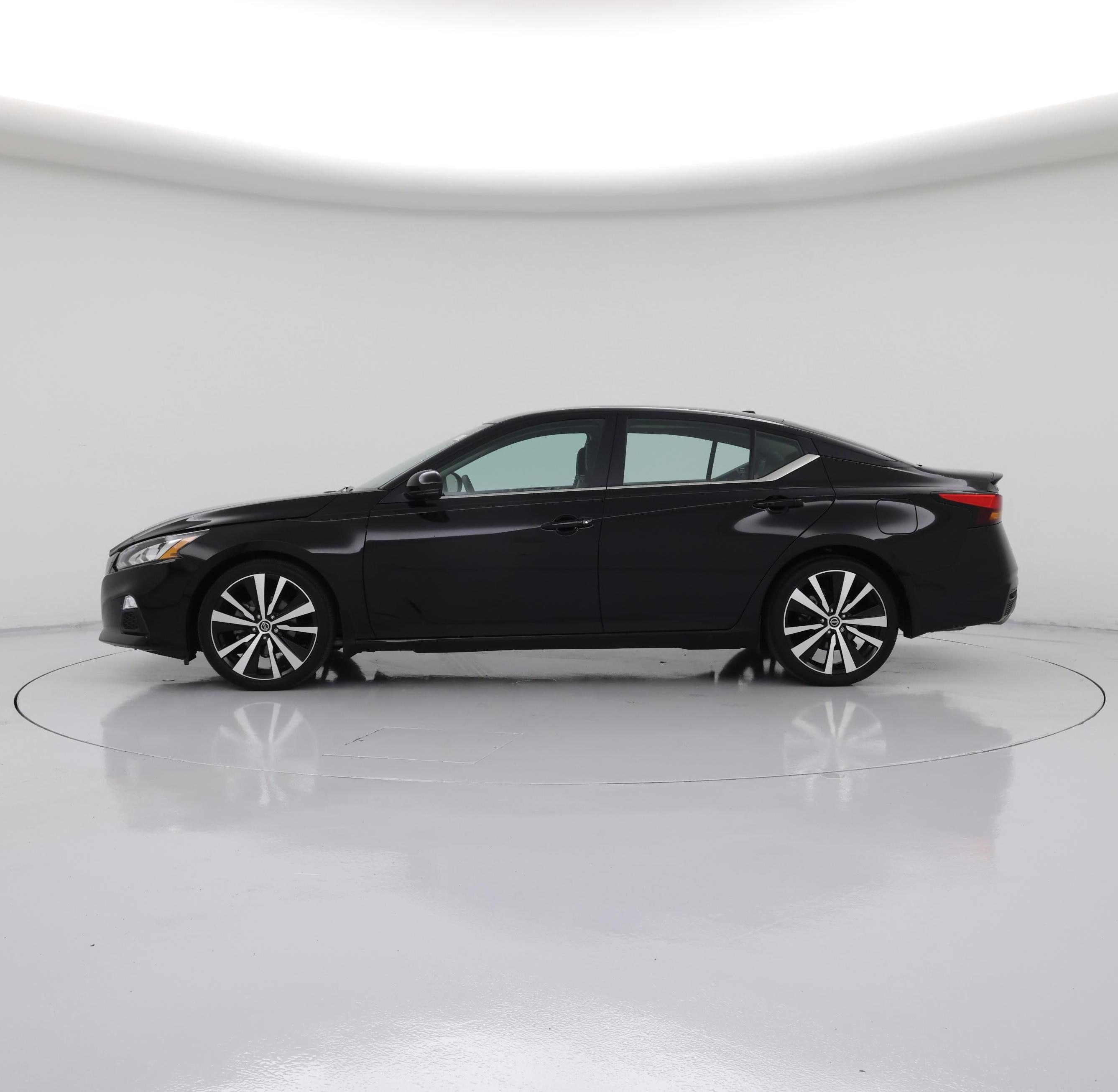 Thumbnail: 2020 Nissan Altima - 3