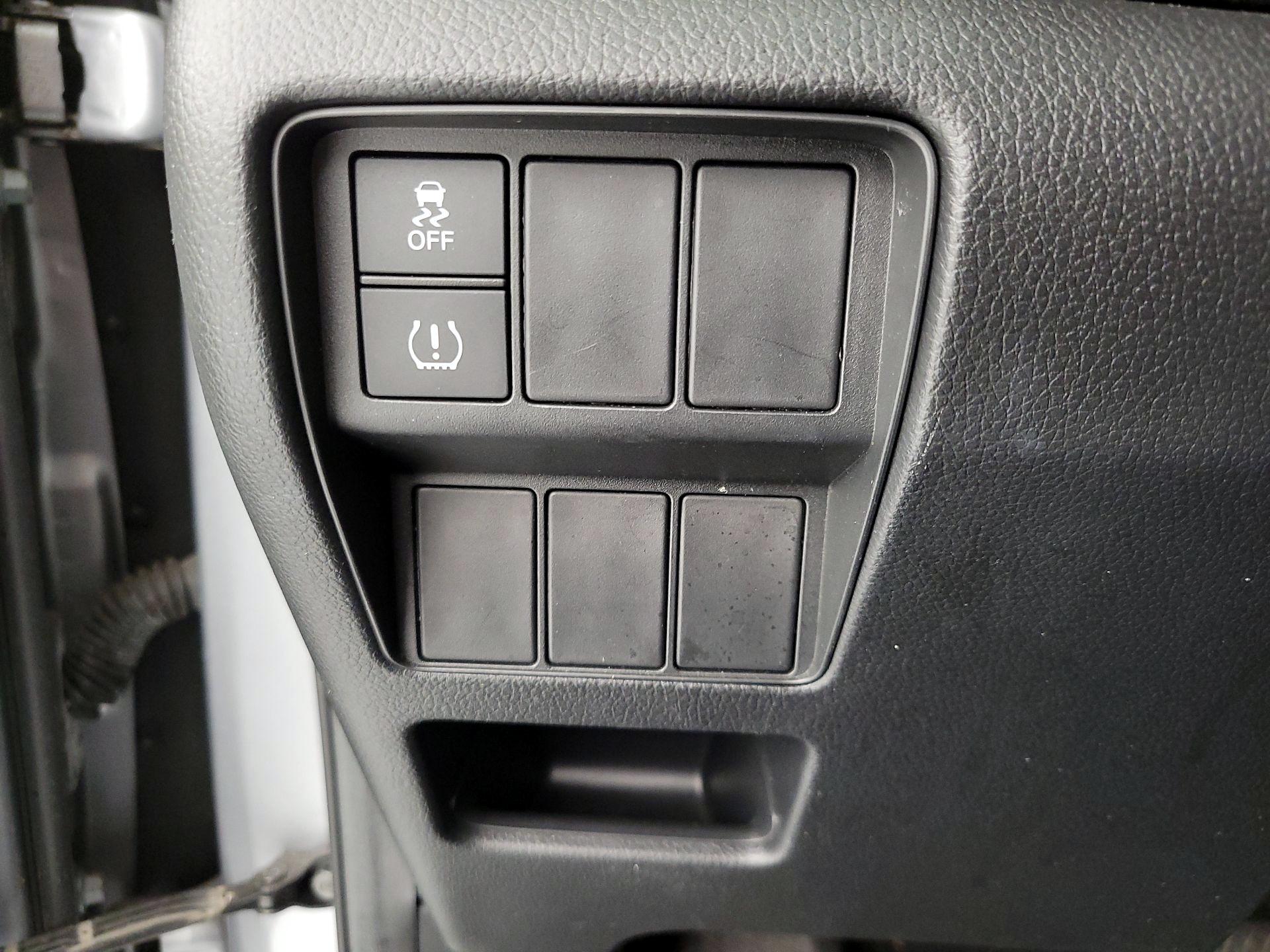 Thumbnail: 2017 Honda CR-V - 13
