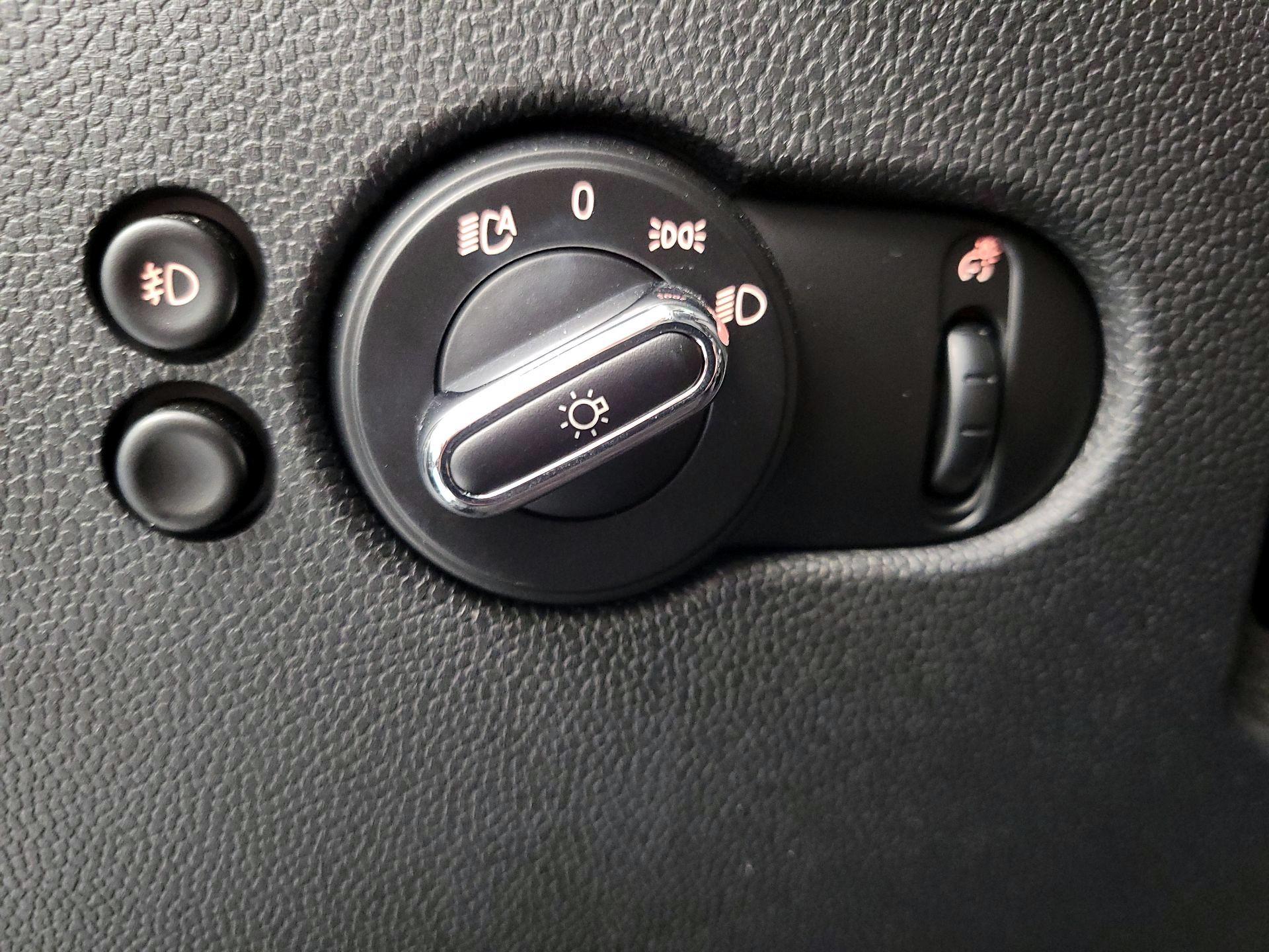 Thumbnail: 2019 MINI Cooper Hardtop - 11