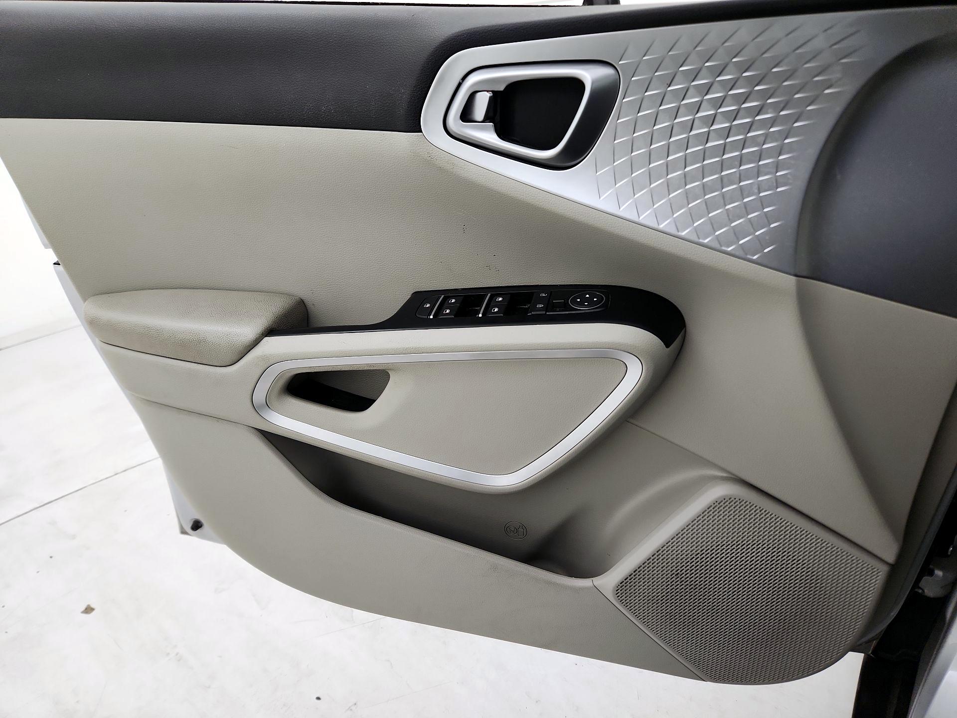 Thumbnail: 2021 Kia Soul - 12