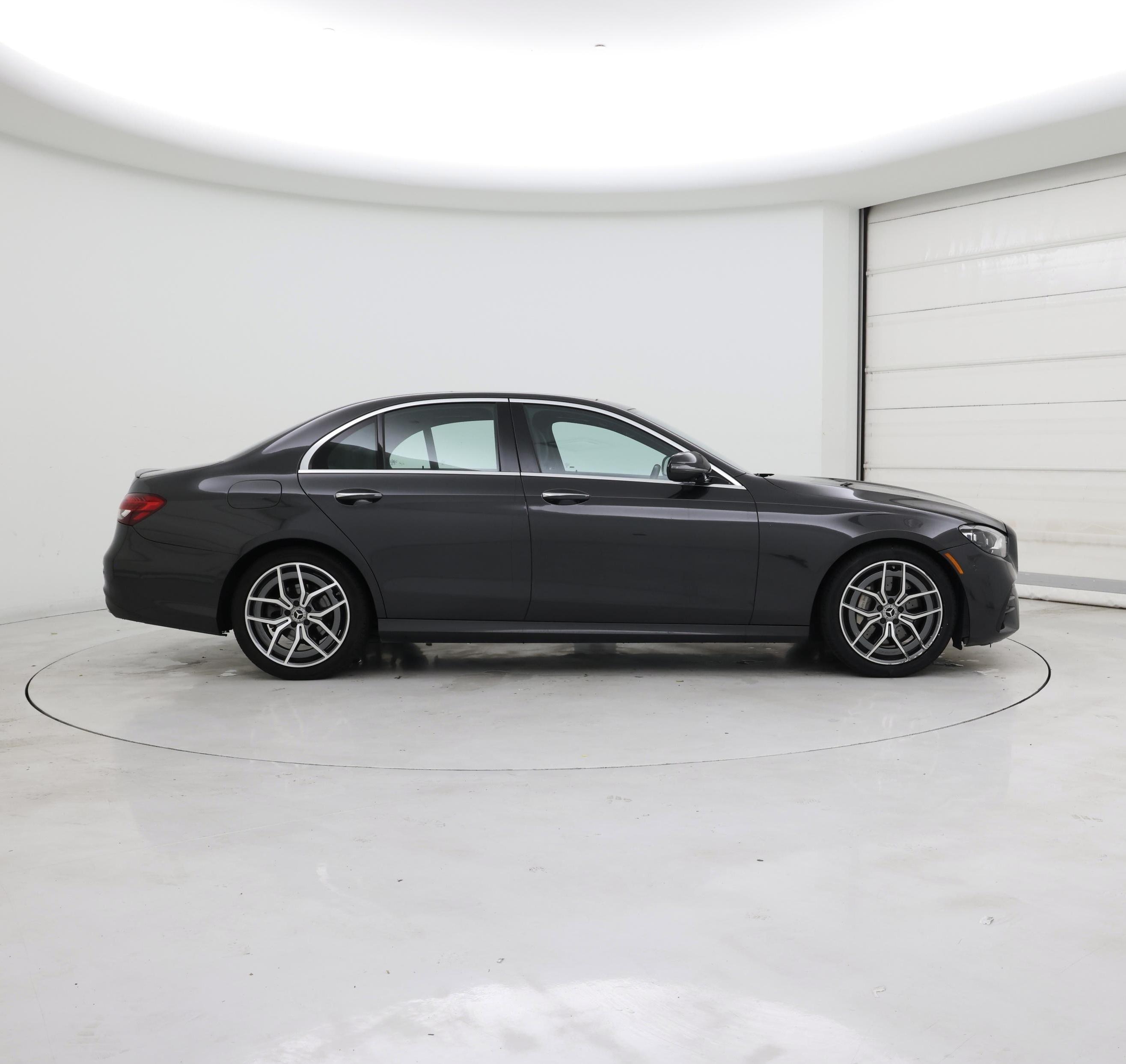 Thumbnail: 2022 Mercedes-Benz E-Class - 7