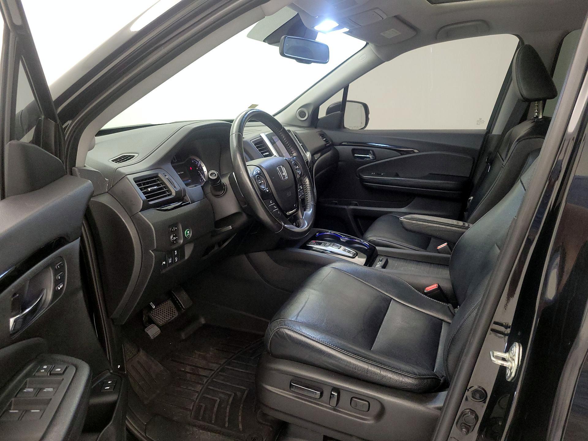 Thumbnail: 2016 Honda Pilot - 11