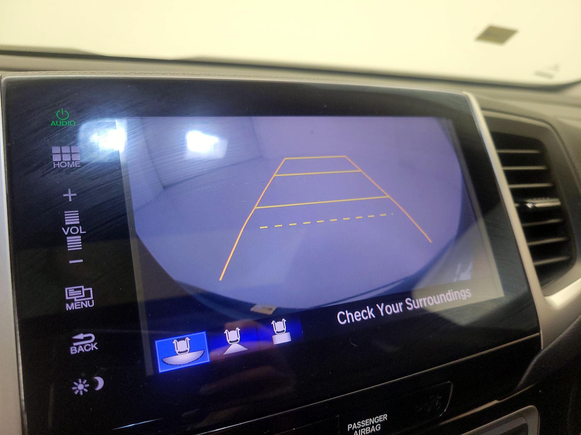 Thumbnail: 2016 Honda Pilot - 14