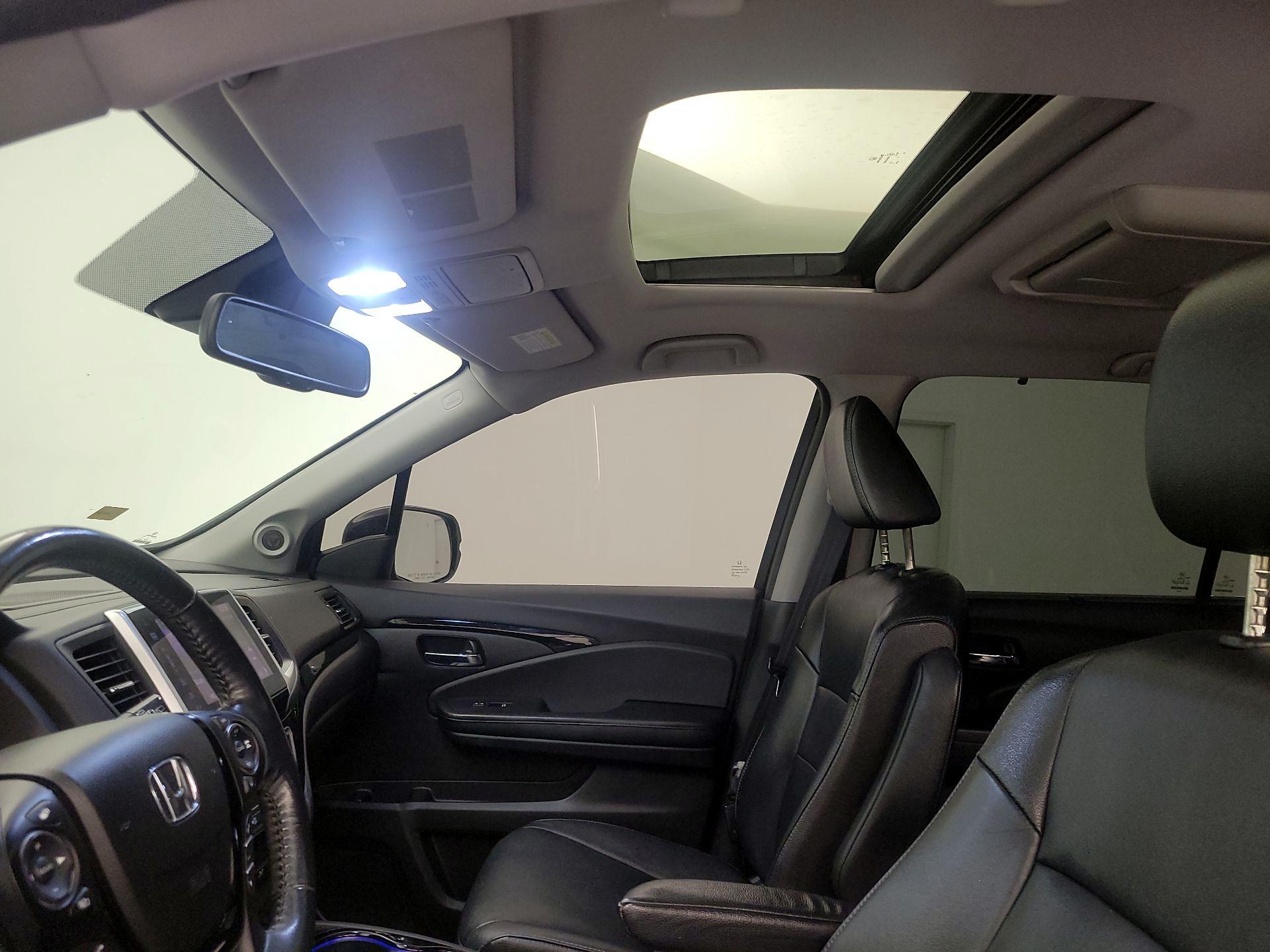 Thumbnail: 2016 Honda Pilot - 19