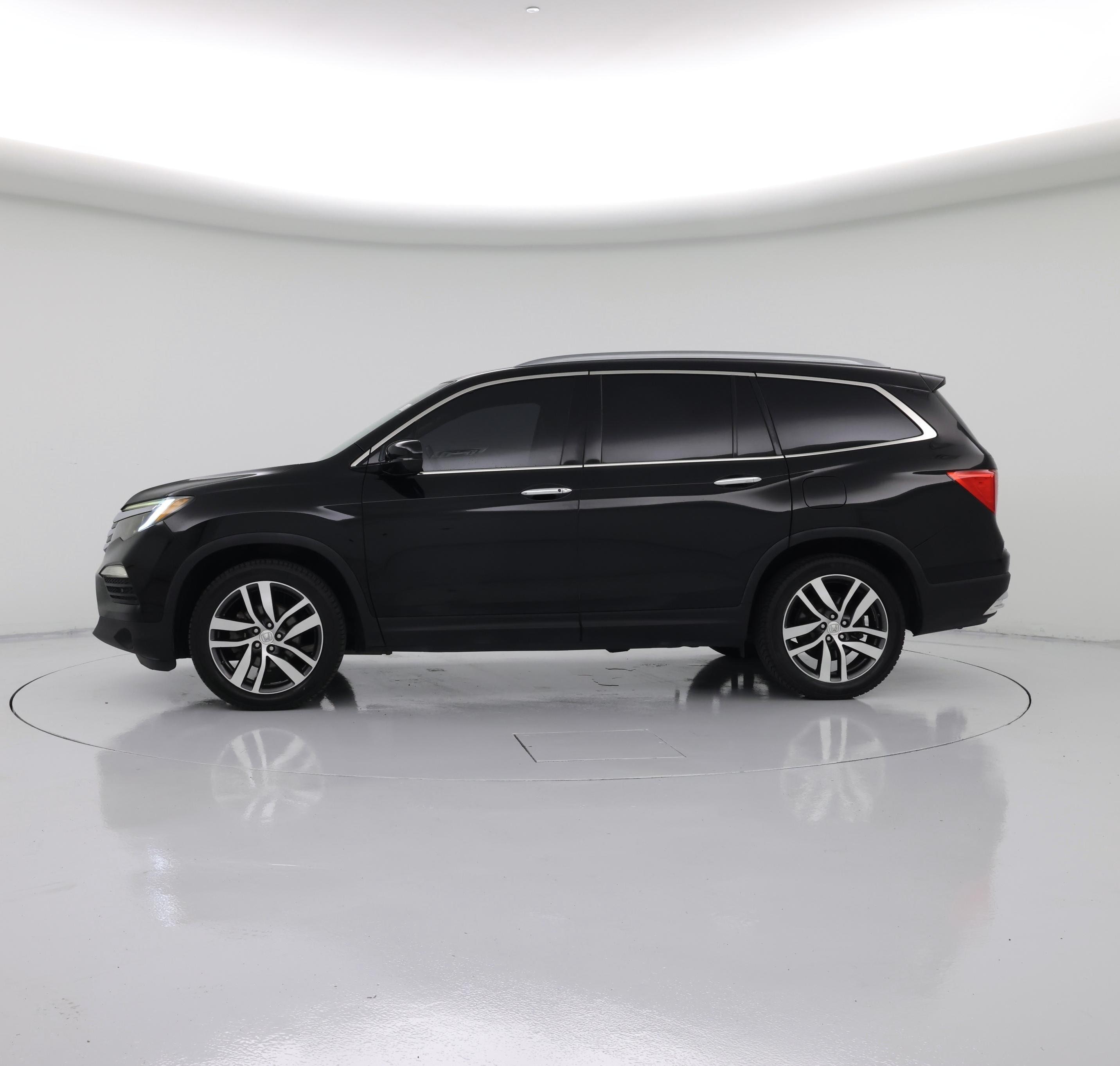 Thumbnail: 2016 Honda Pilot - 3