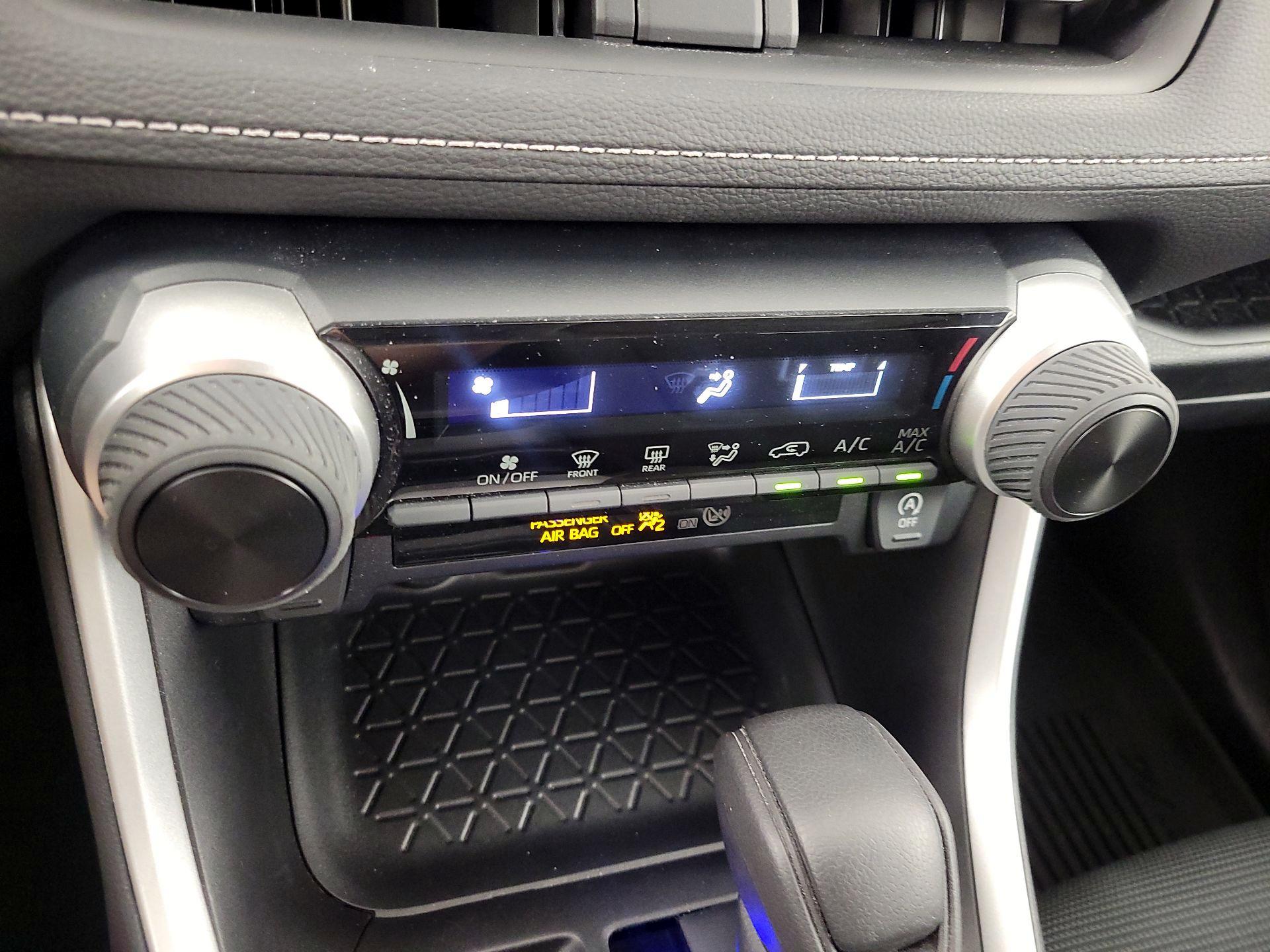 Thumbnail: 2021 Toyota RAV4 - 14
