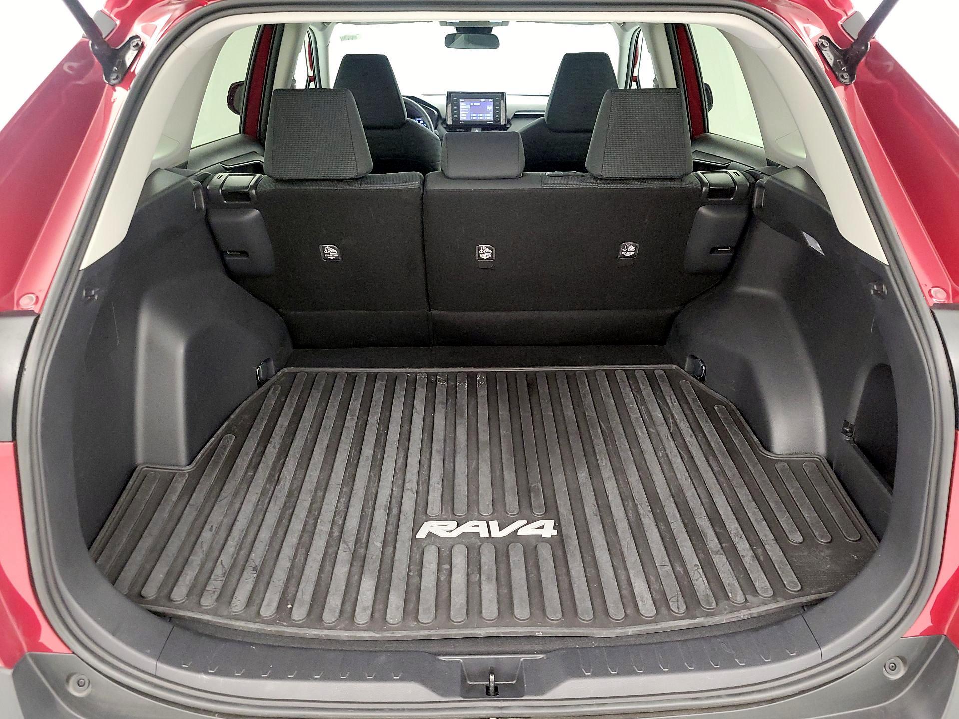 Thumbnail: 2021 Toyota RAV4 - 18