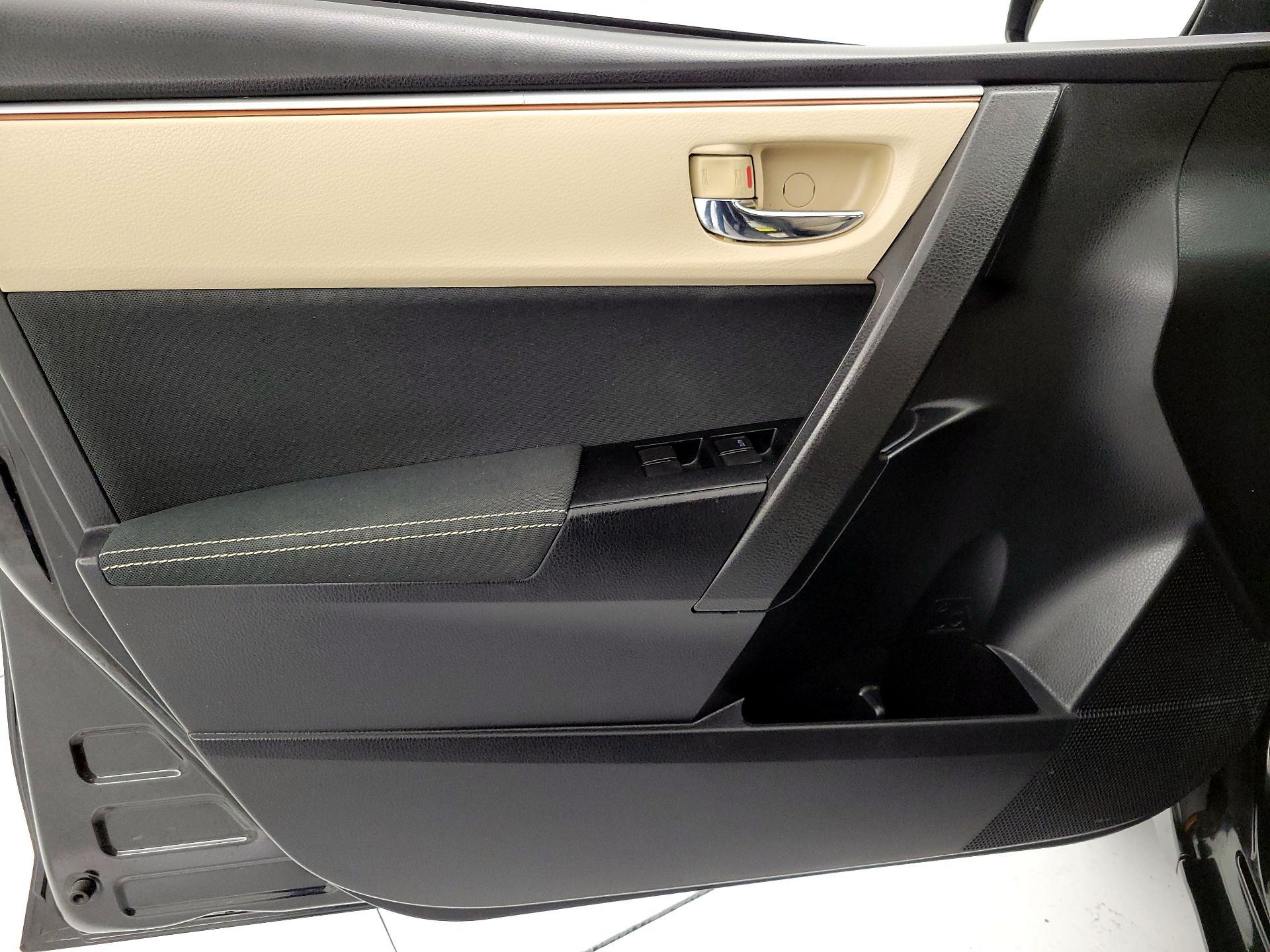 Thumbnail: 2016 Toyota Corolla - 12