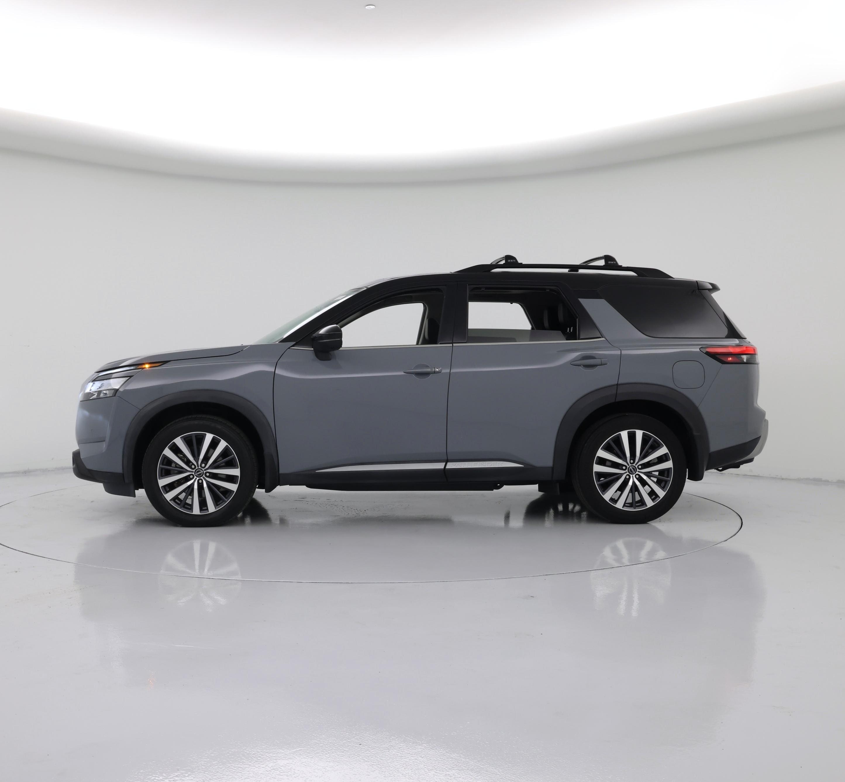 Thumbnail: 2022 Nissan Pathfinder - 3