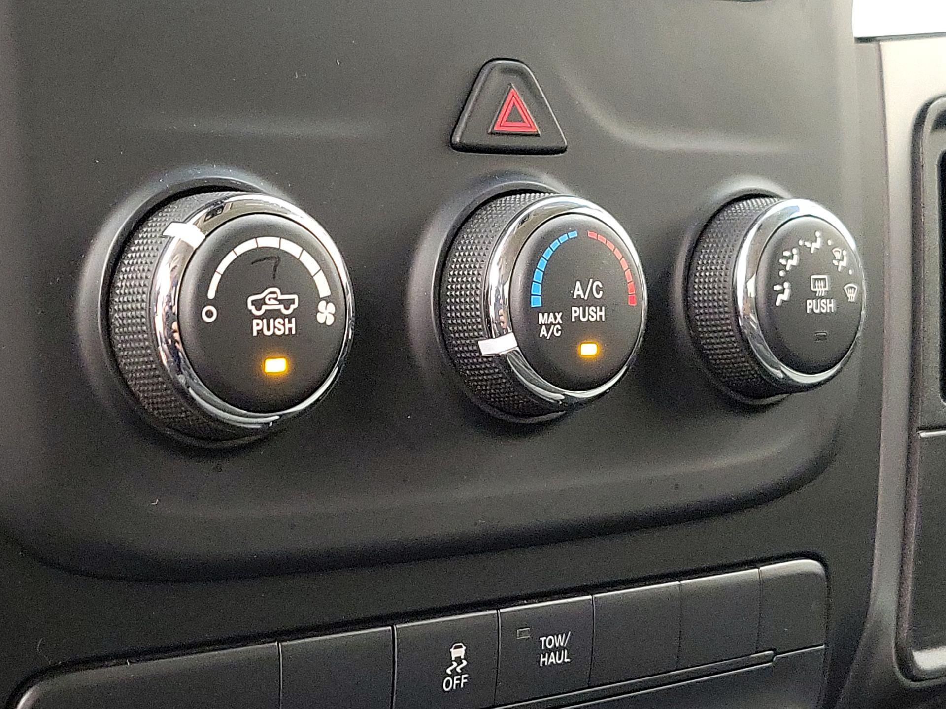 Thumbnail: 2022 RAM 1500 Classic - 16