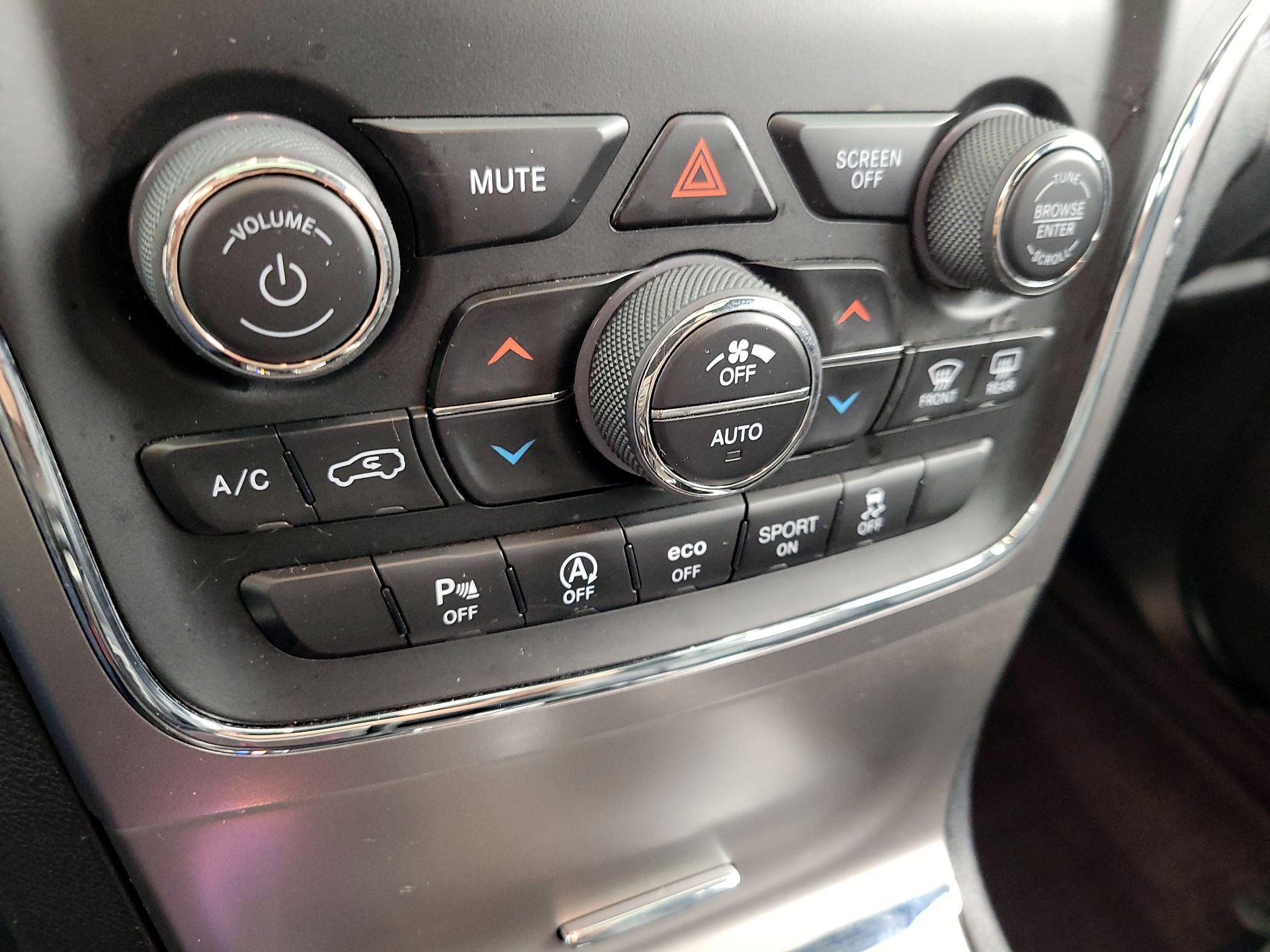 Thumbnail: 2018 Jeep Grand Cherokee - 14