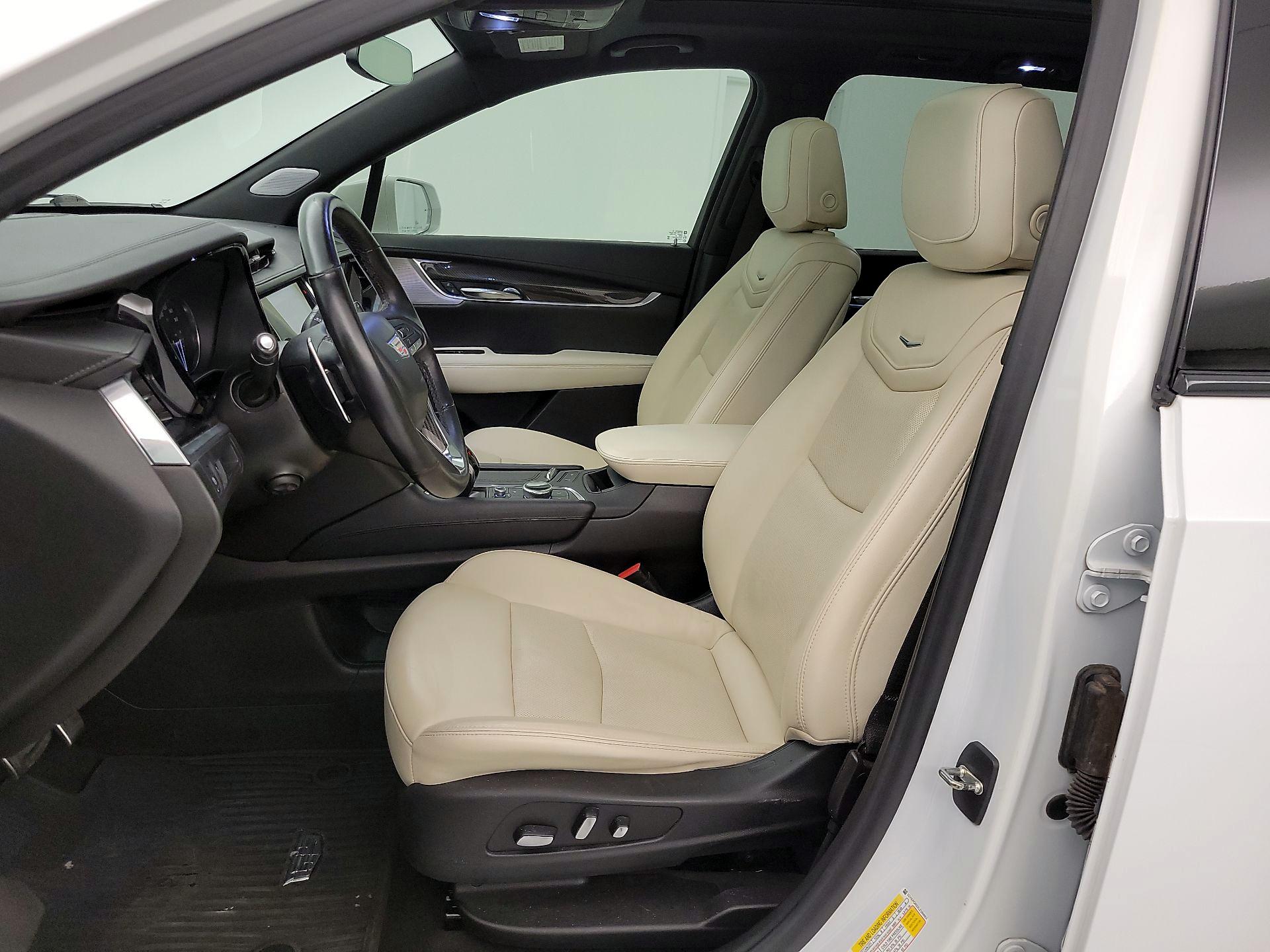 Thumbnail: 2020 Cadillac XT6 - 11