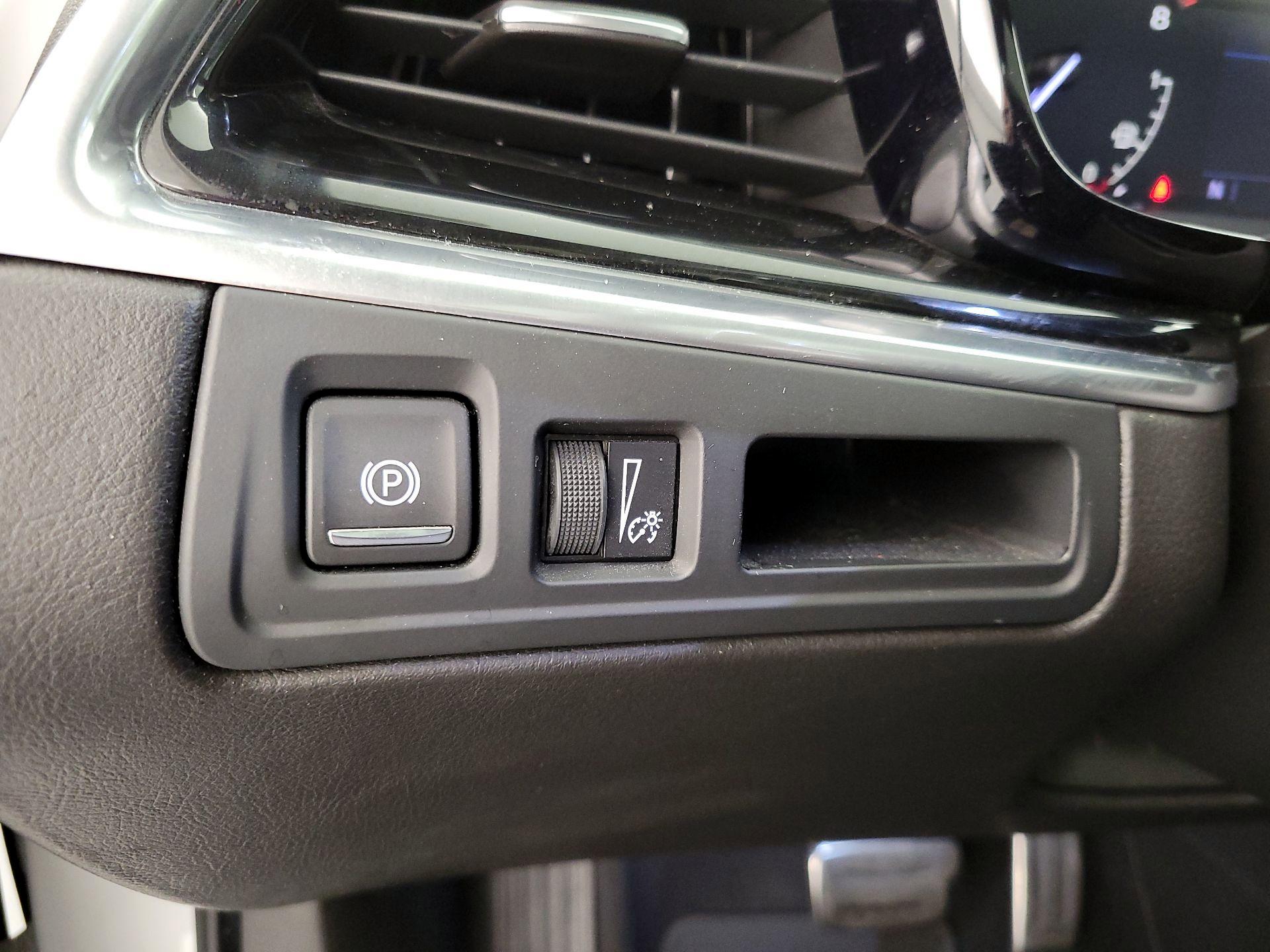 Thumbnail: 2020 Cadillac XT6 - 13