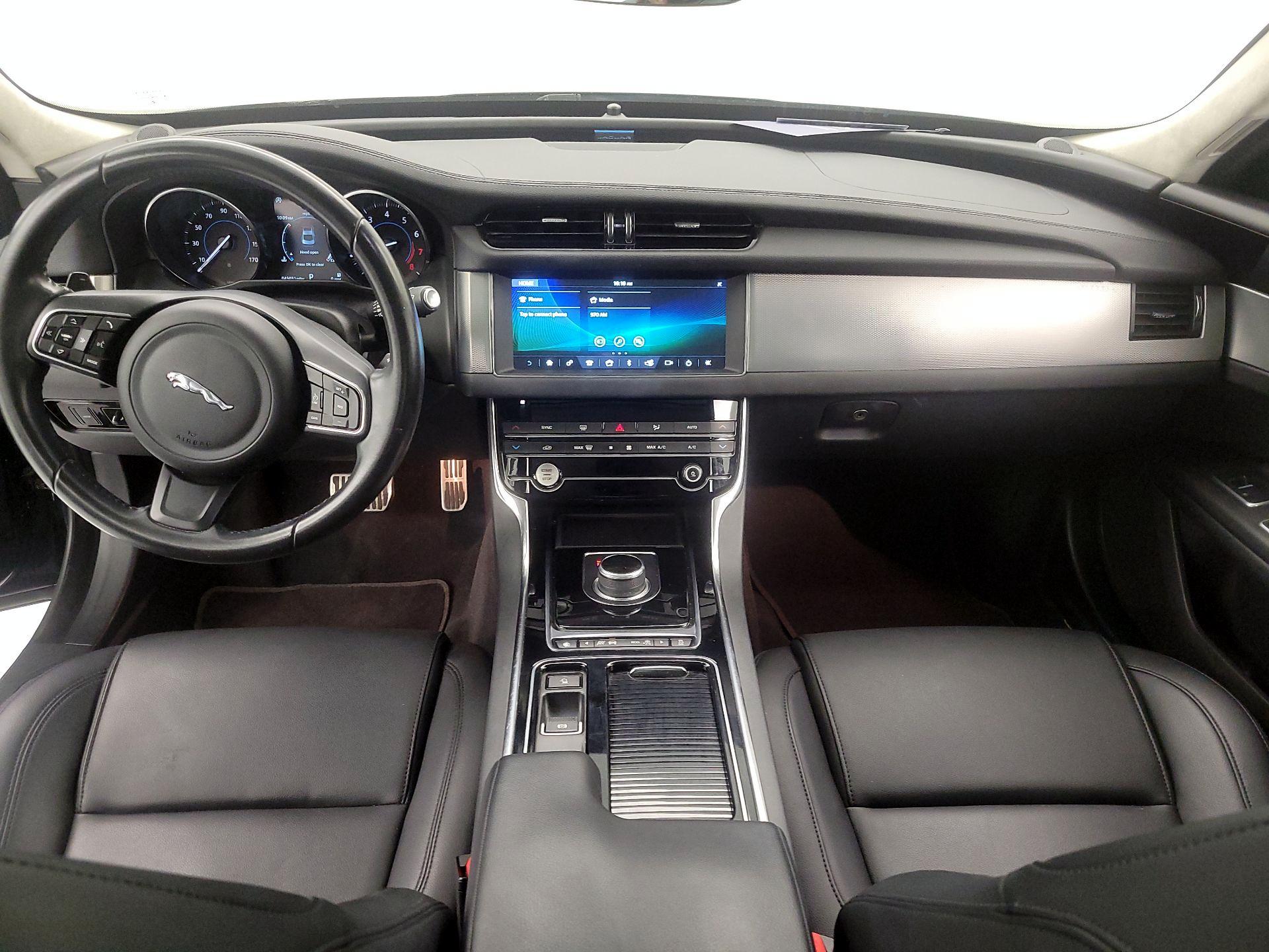 Thumbnail: 2019 Jaguar XF - 9