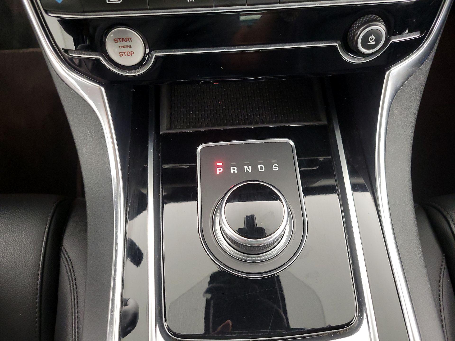Thumbnail: 2019 Jaguar XF - 16