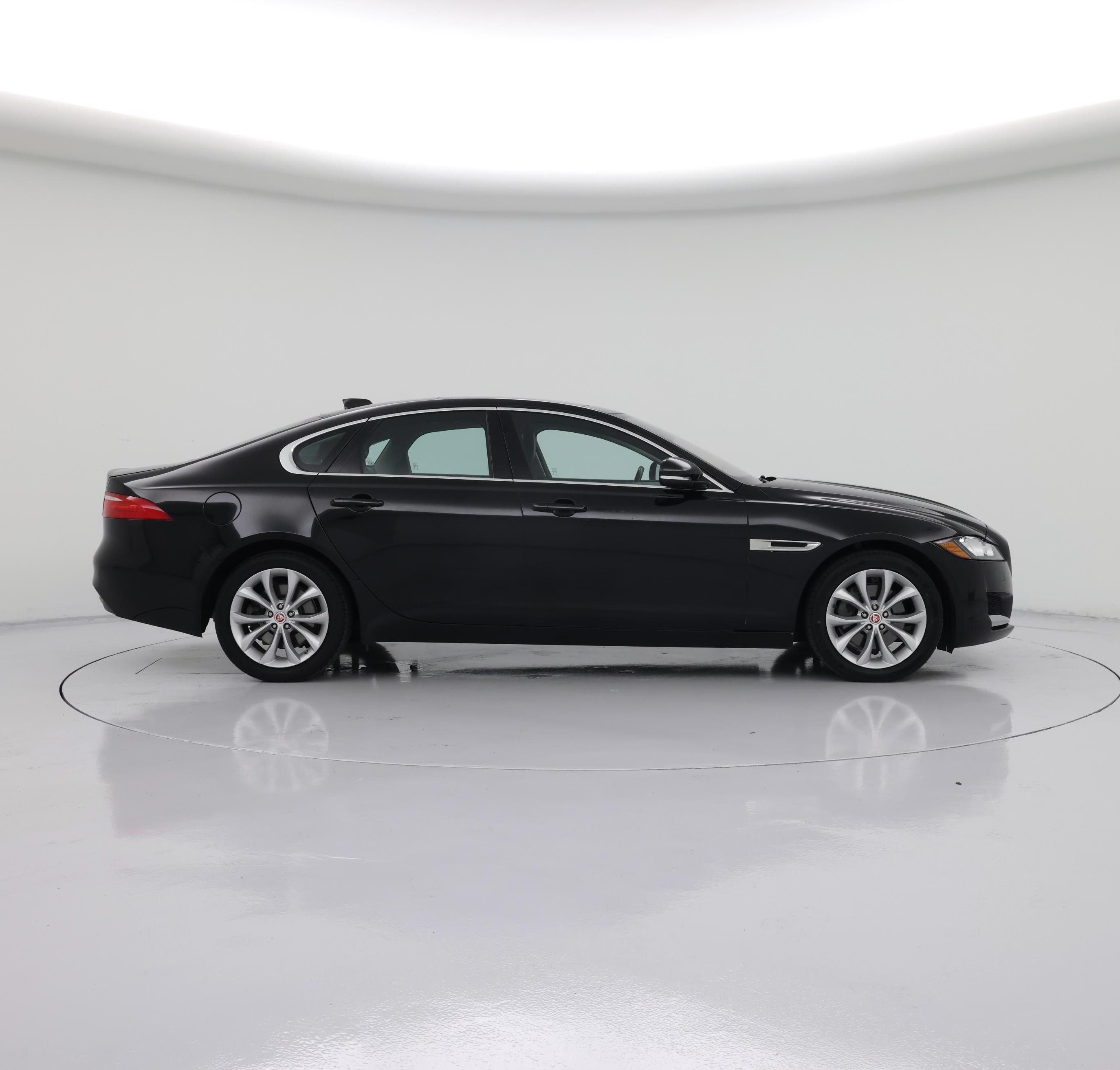 Thumbnail: 2019 Jaguar XF - 7