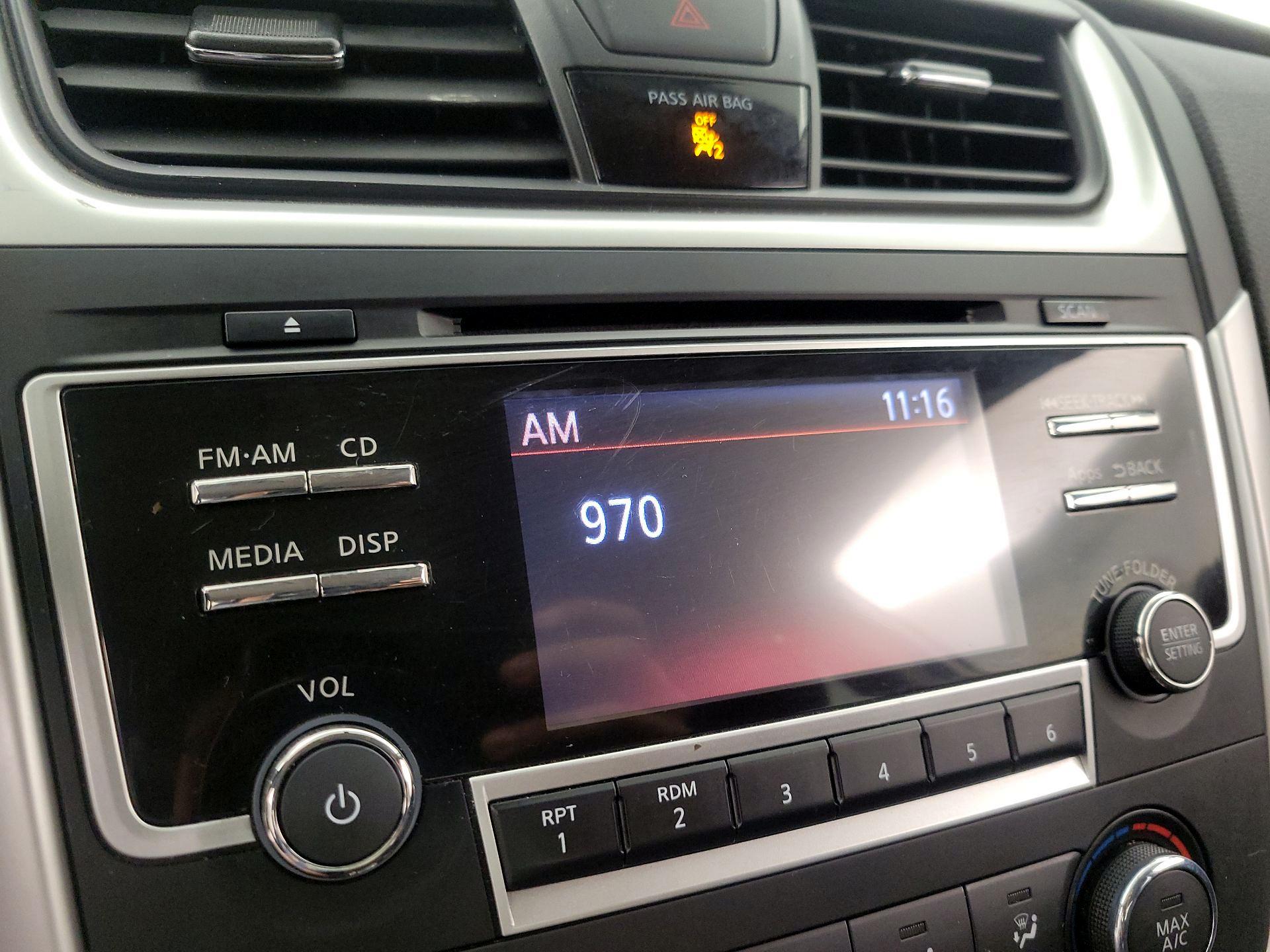 Thumbnail: 2016 Nissan Altima - 15