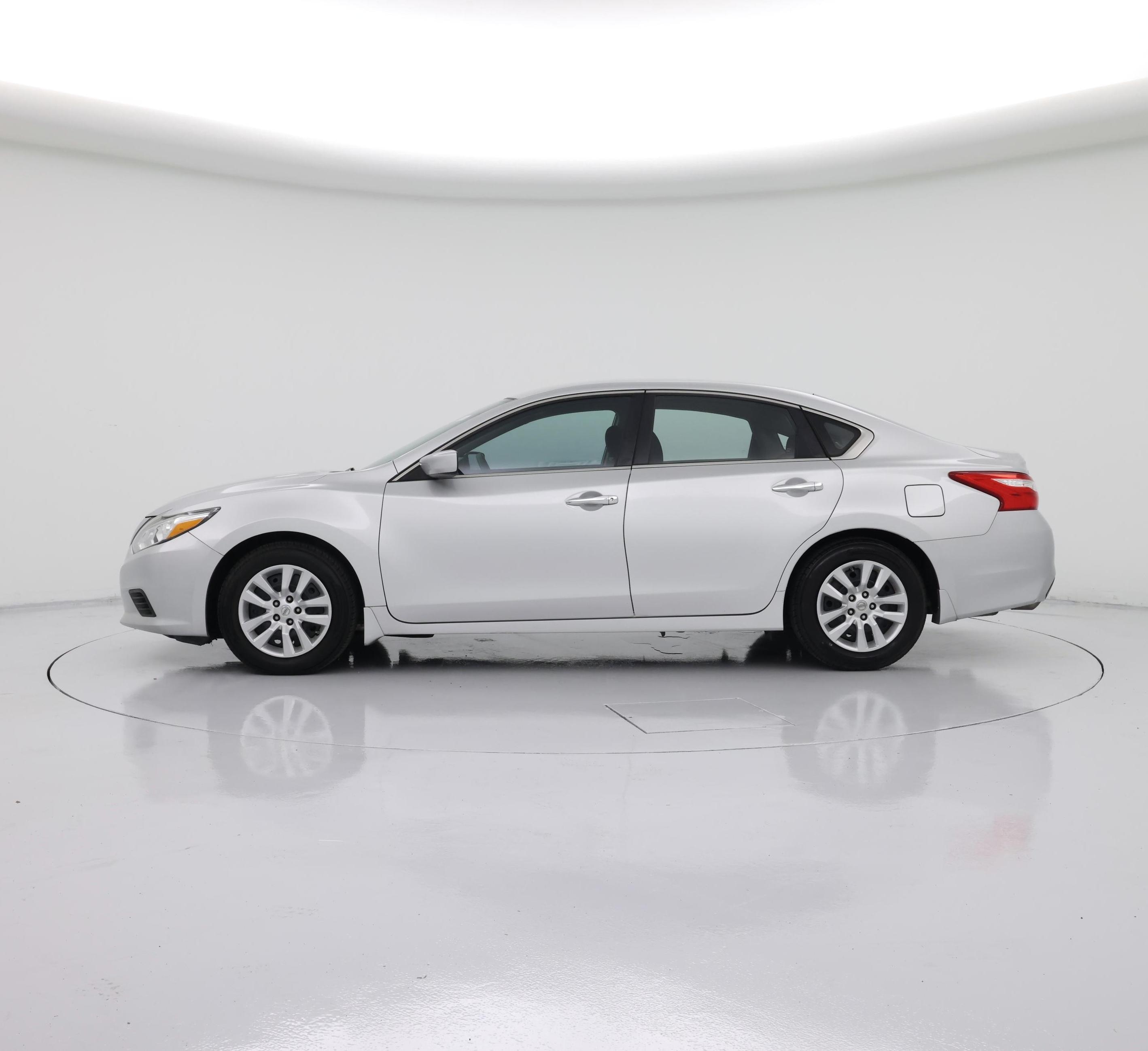 Thumbnail: 2016 Nissan Altima - 3