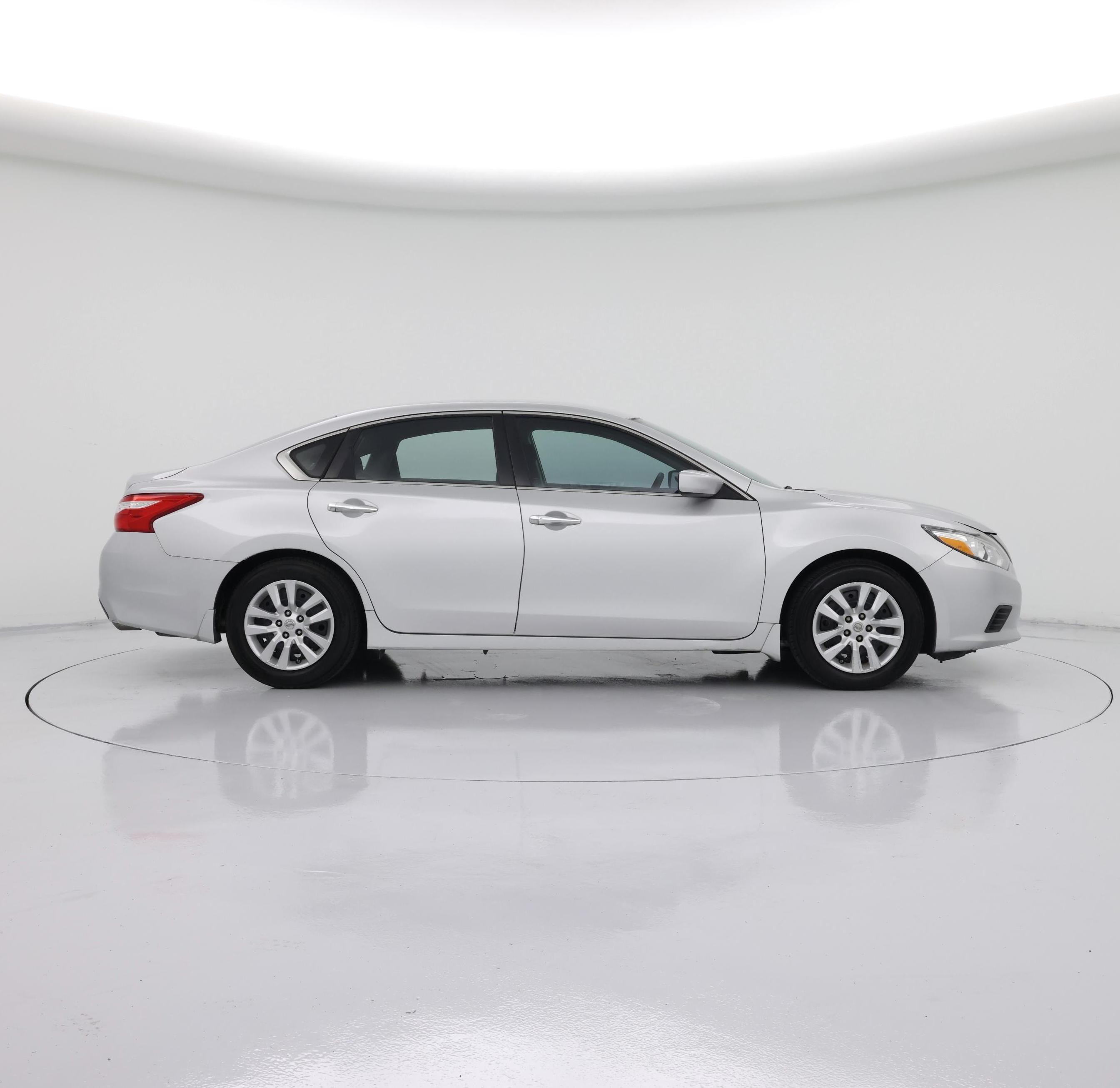 Thumbnail: 2016 Nissan Altima - 7