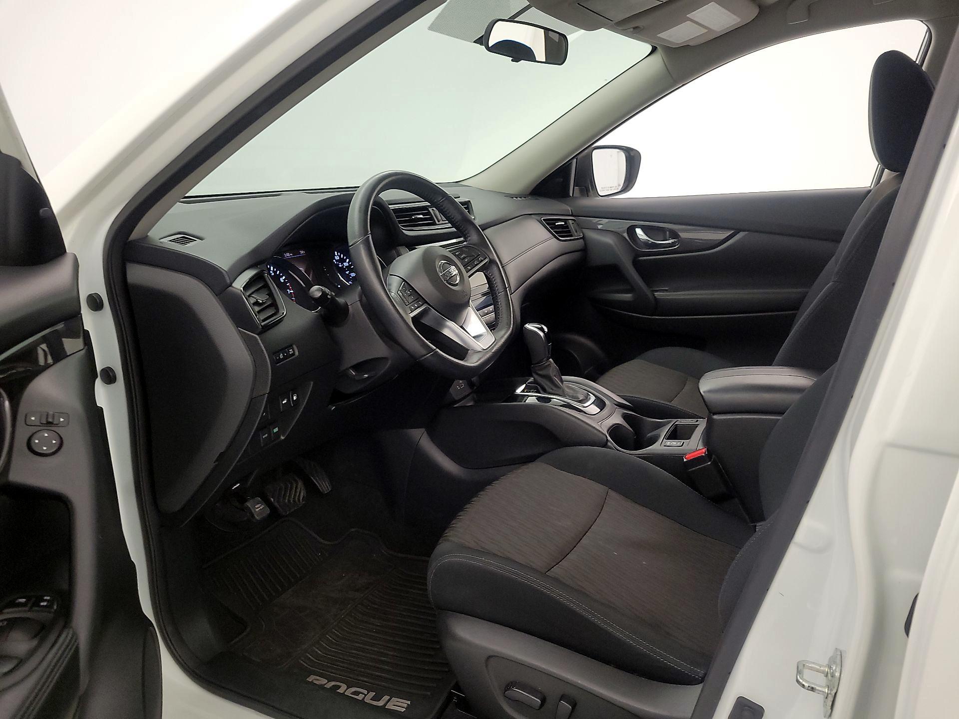 Thumbnail: 2018 Nissan Rogue - 11