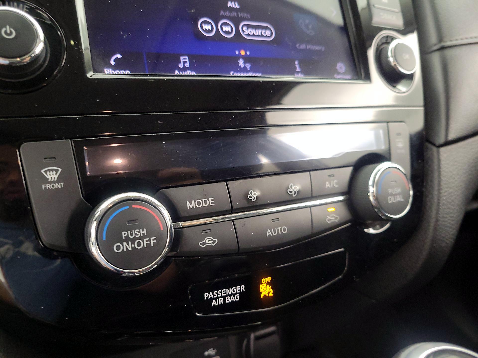 Thumbnail: 2018 Nissan Rogue - 16