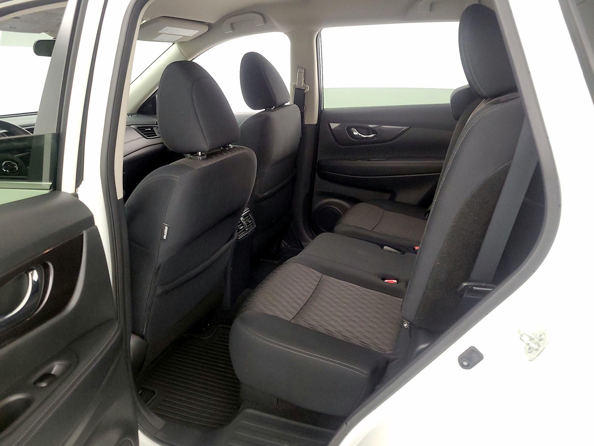 Thumbnail: 2018 Nissan Rogue - 19