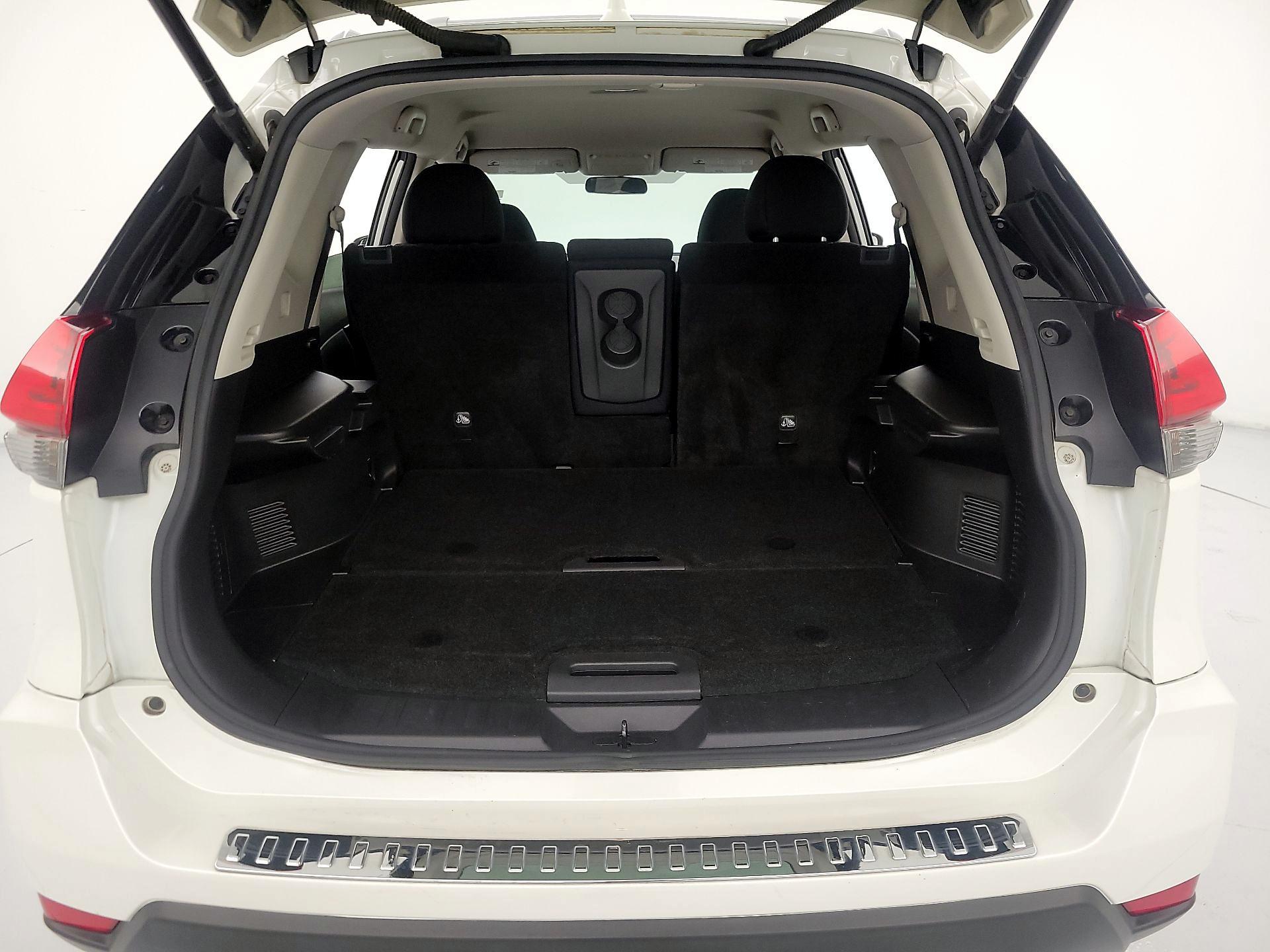 Thumbnail: 2018 Nissan Rogue - 20