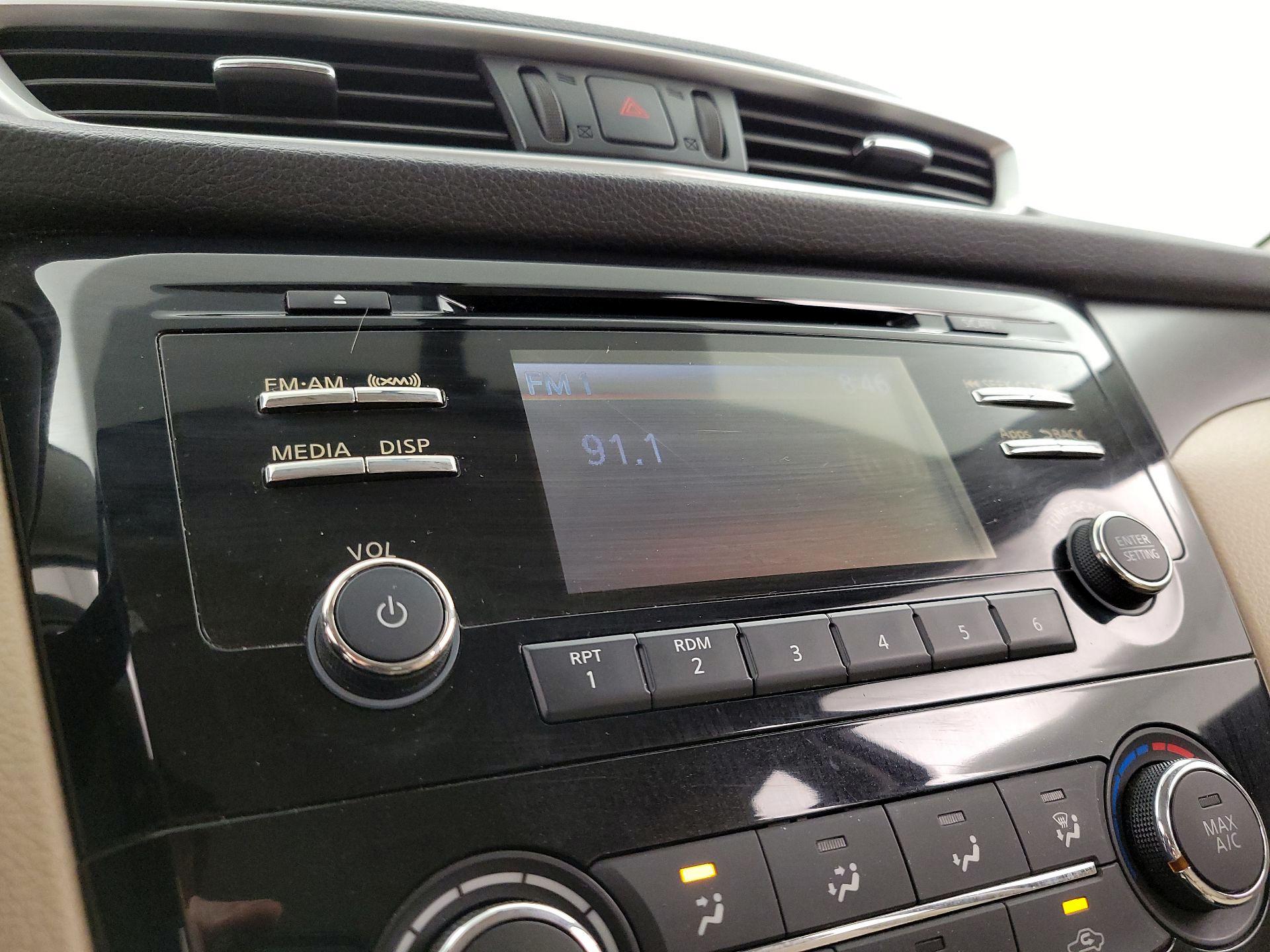 Thumbnail: 2016 Nissan Rogue - 15