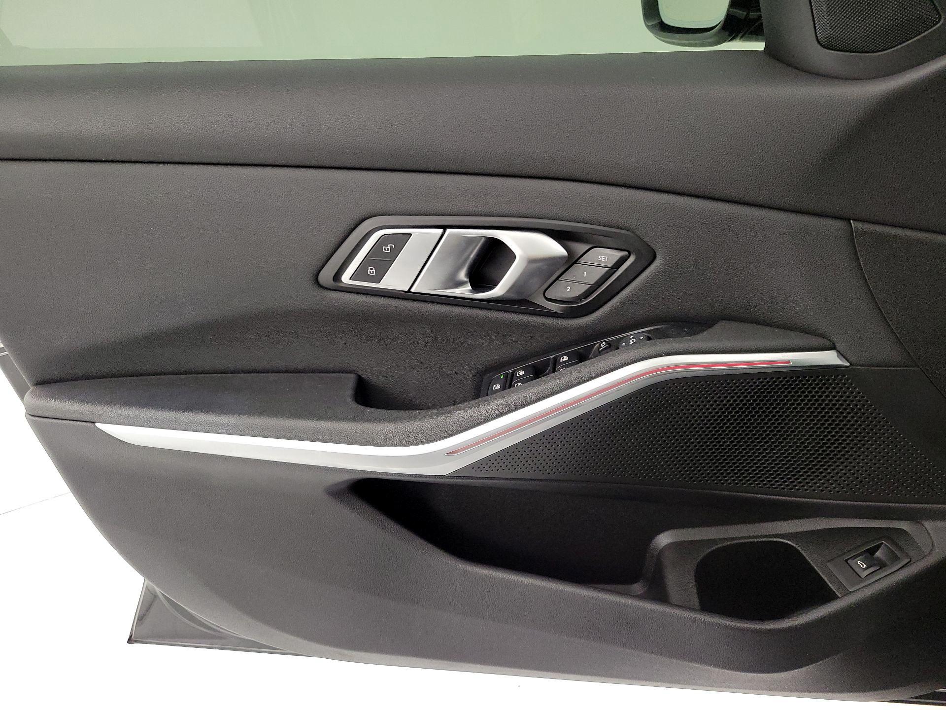 Thumbnail: 2021 BMW 3 Series - 12